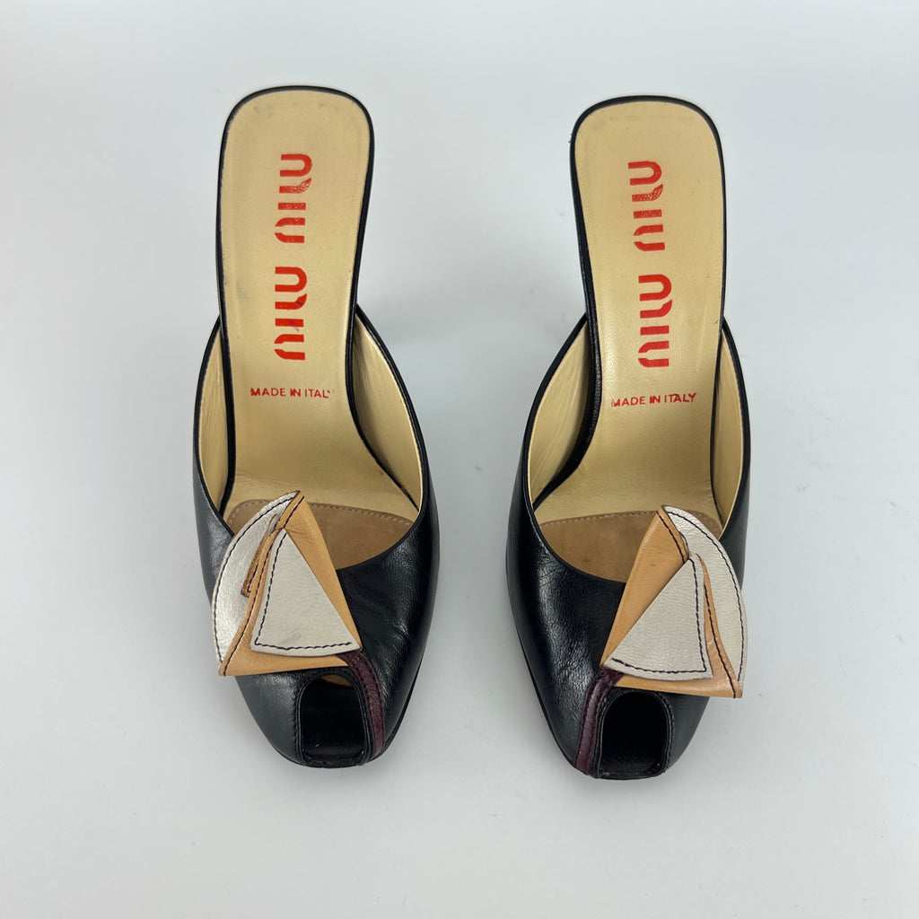 Miu Miu | Vintage 90s Black Leather Flower Applique Slide Mule (35)