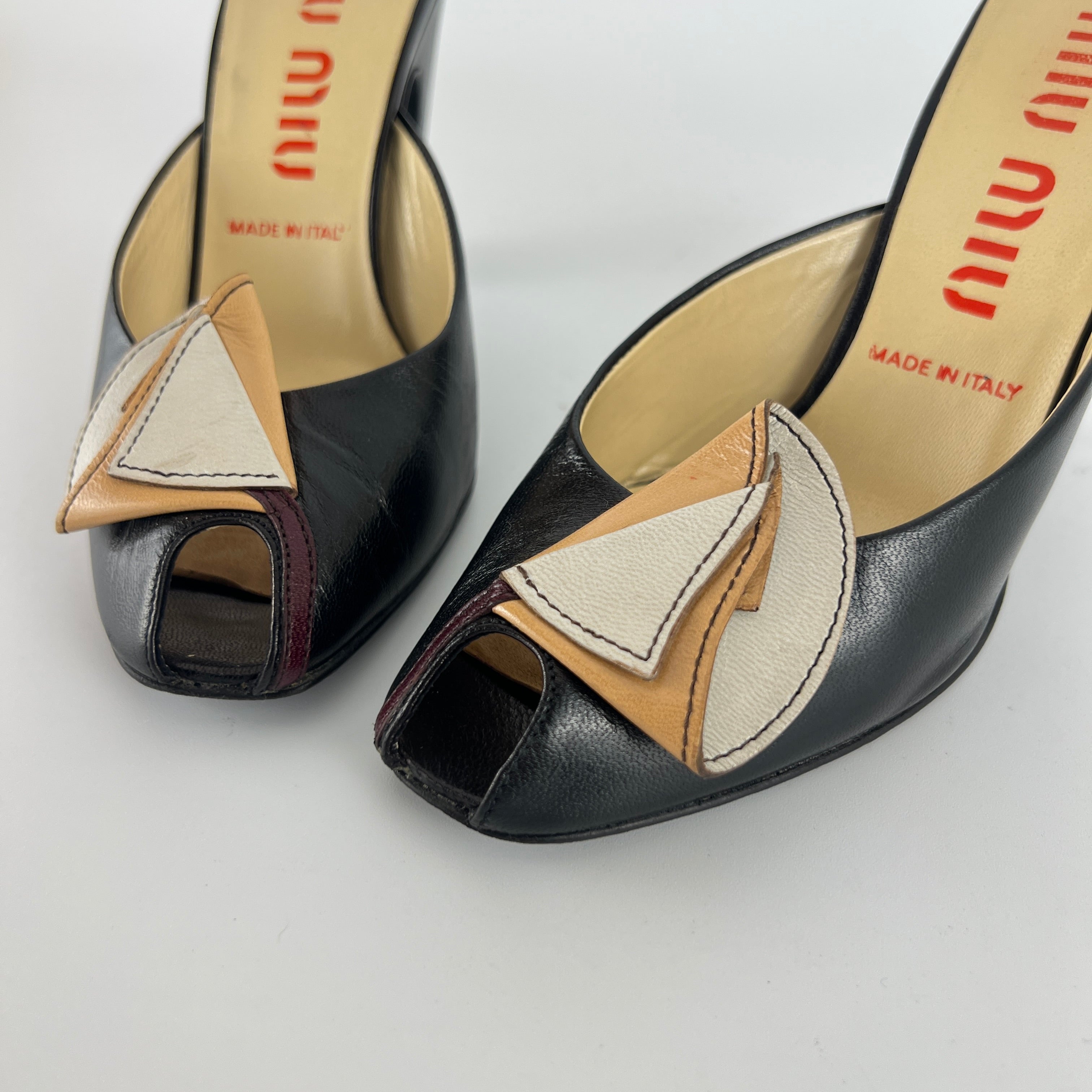 Miu Miu | Vintage 90s Black Leather Flower Applique Slide Mule (35)