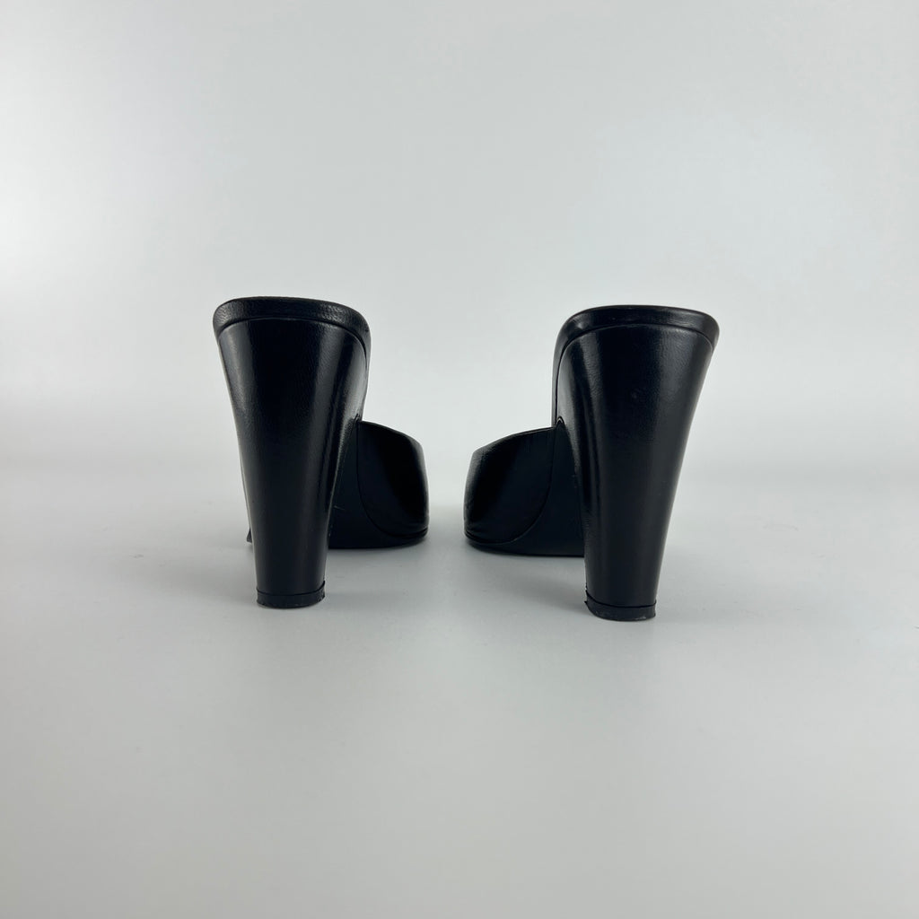 Miu Miu | Vintage 90s Black Leather Flower Applique Slide Mule (35)
