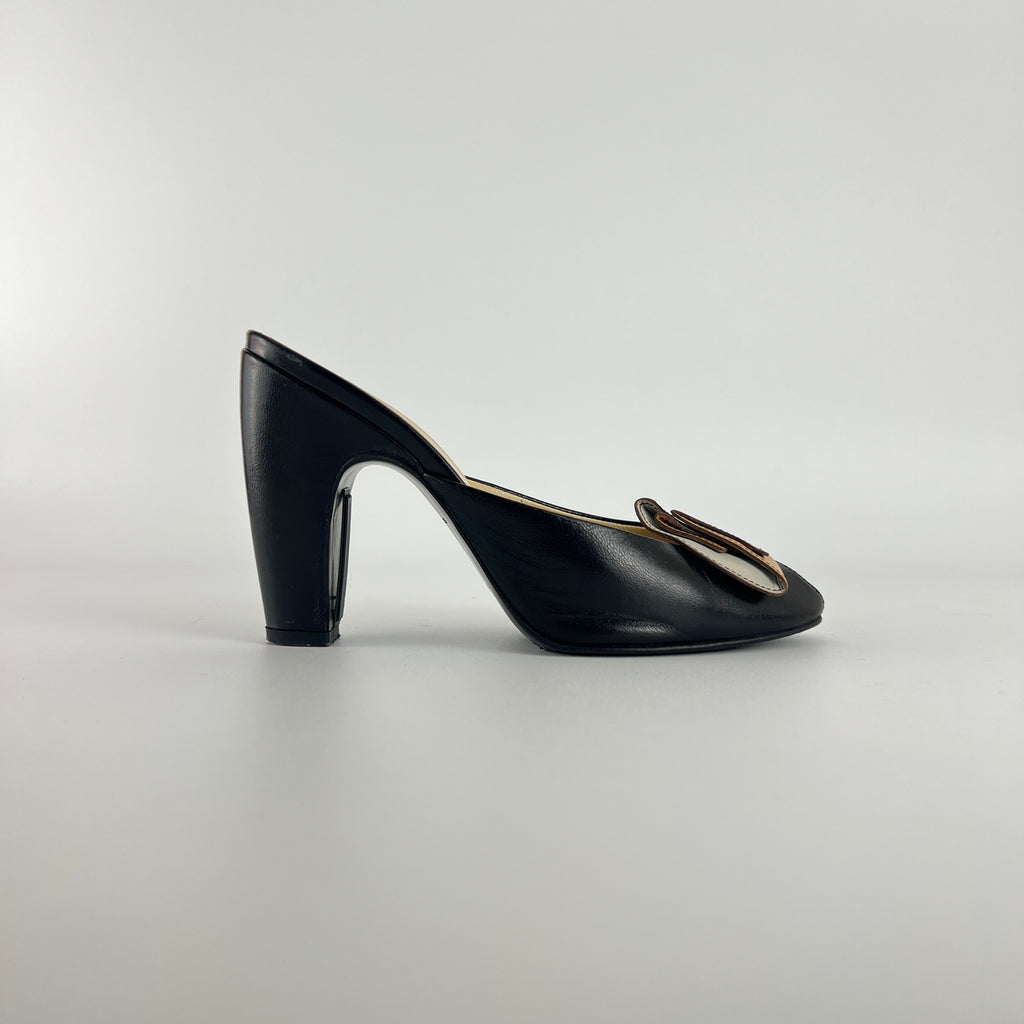 Miu Miu | Vintage 90s Black Leather Flower Applique Slide Mule (35)