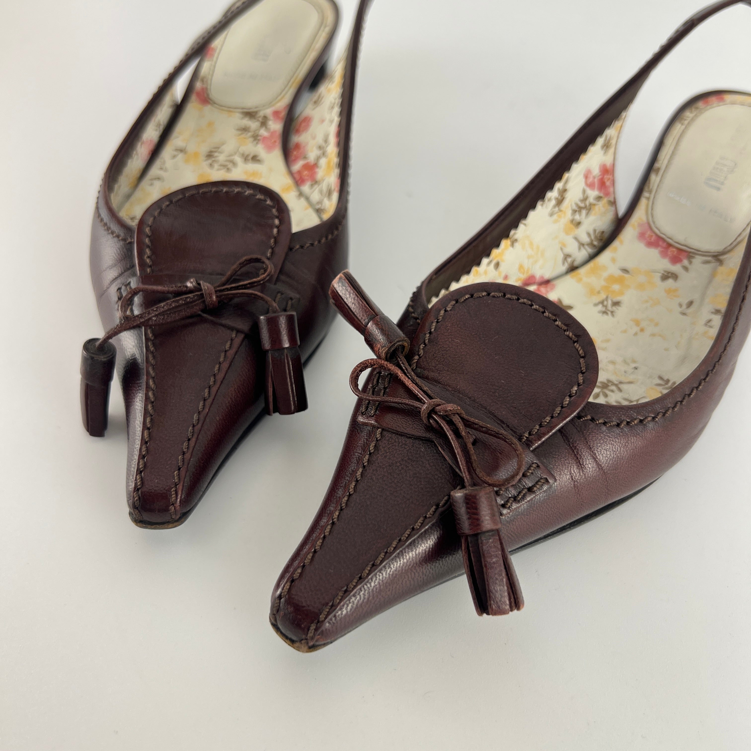 Miu Miu | Vintage Brown Leather Floral Insole Bow Kitten Heel Pointed Slingback (35)