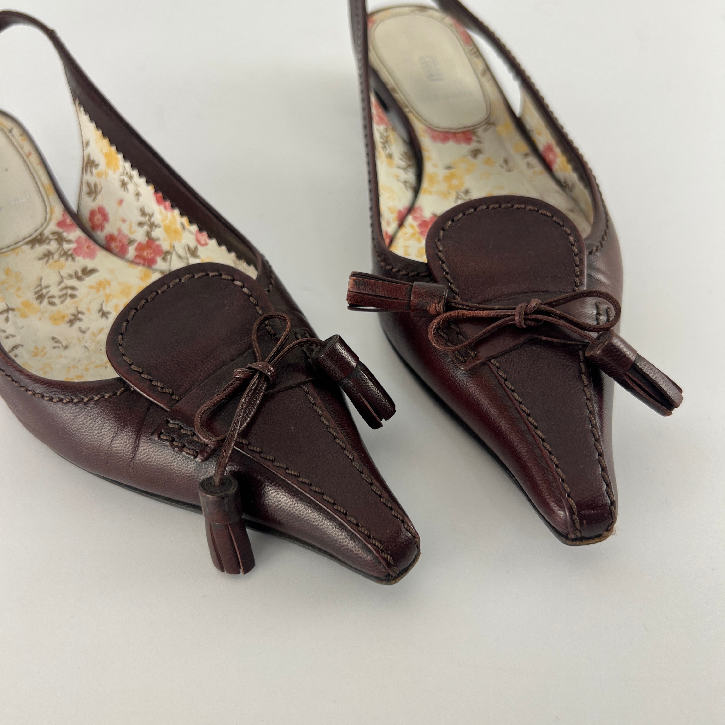 Miu Miu | Vintage Brown Leather Floral Insole Bow Kitten Heel Pointed Slingback (35)