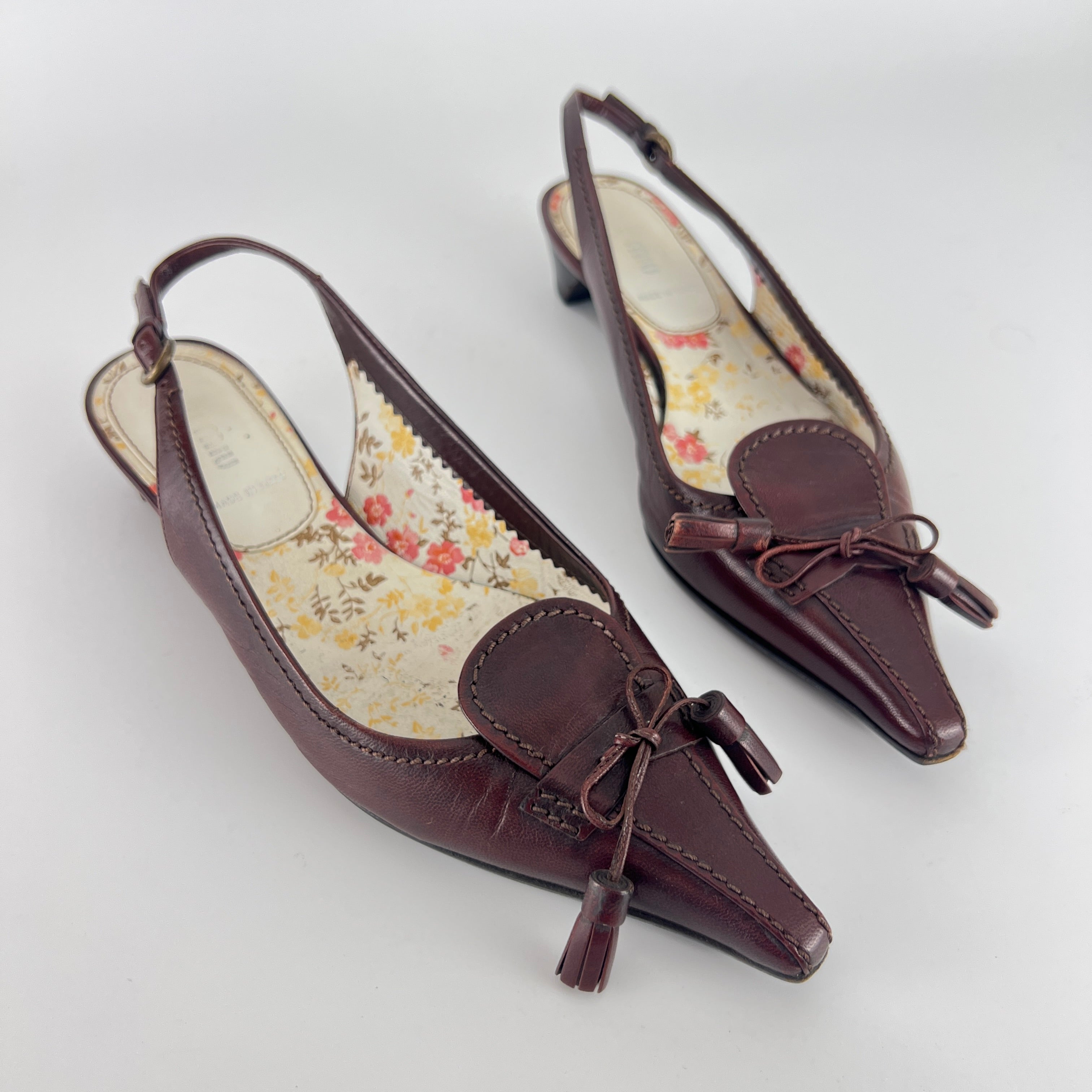 Miu Miu | Vintage Brown Leather Floral Insole Bow Kitten Heel Pointed Slingback (35)