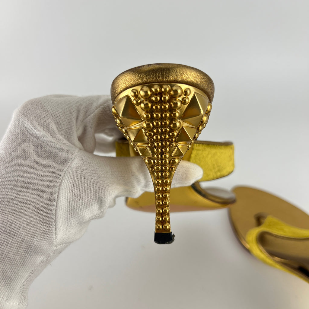 Gucci | Tom Ford Era Vintage Gold Velvet Studded Thong Heels (36C)