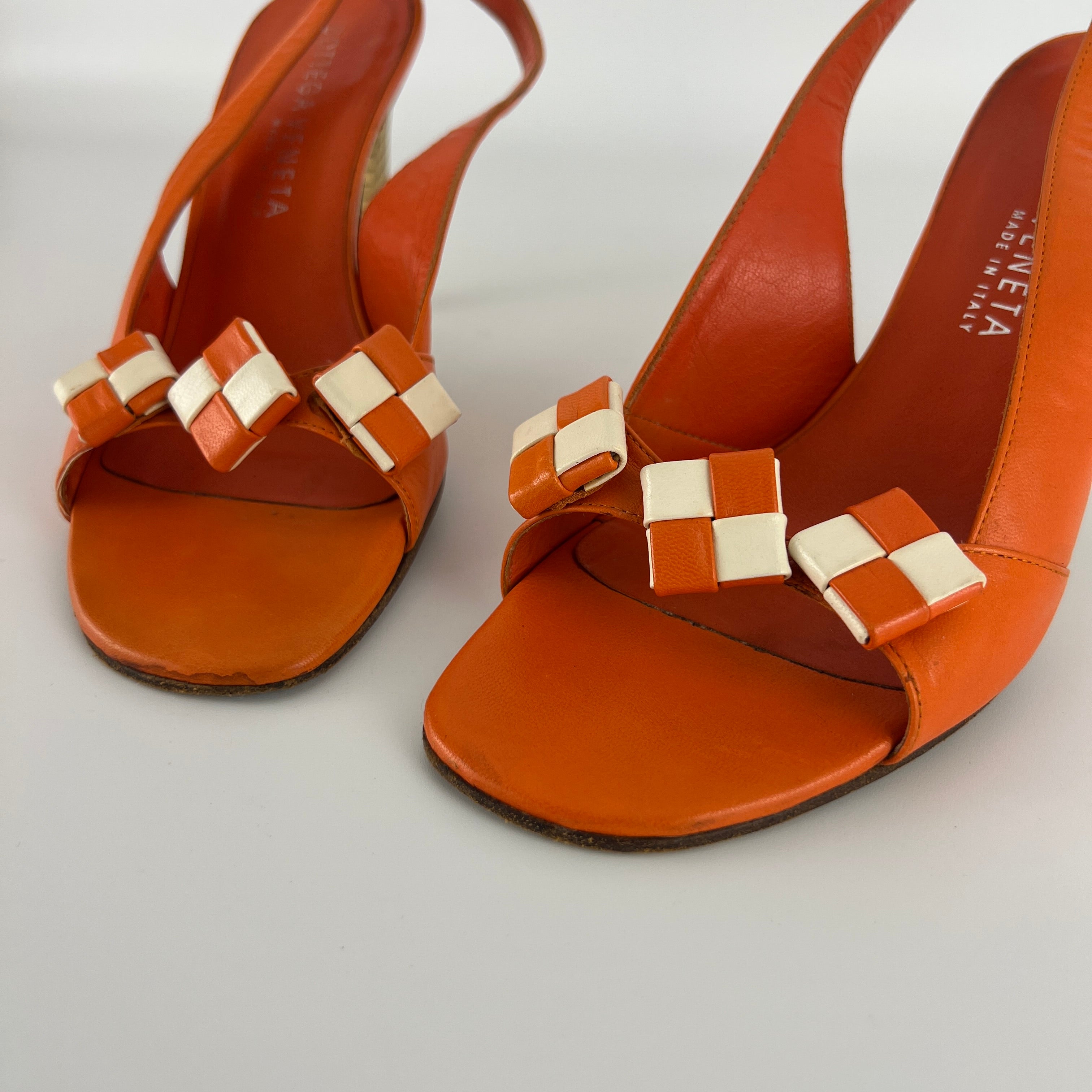 Bottega Veneta | Vintage Intrecciato Orange White Leather Slingback Sandals (35.5)