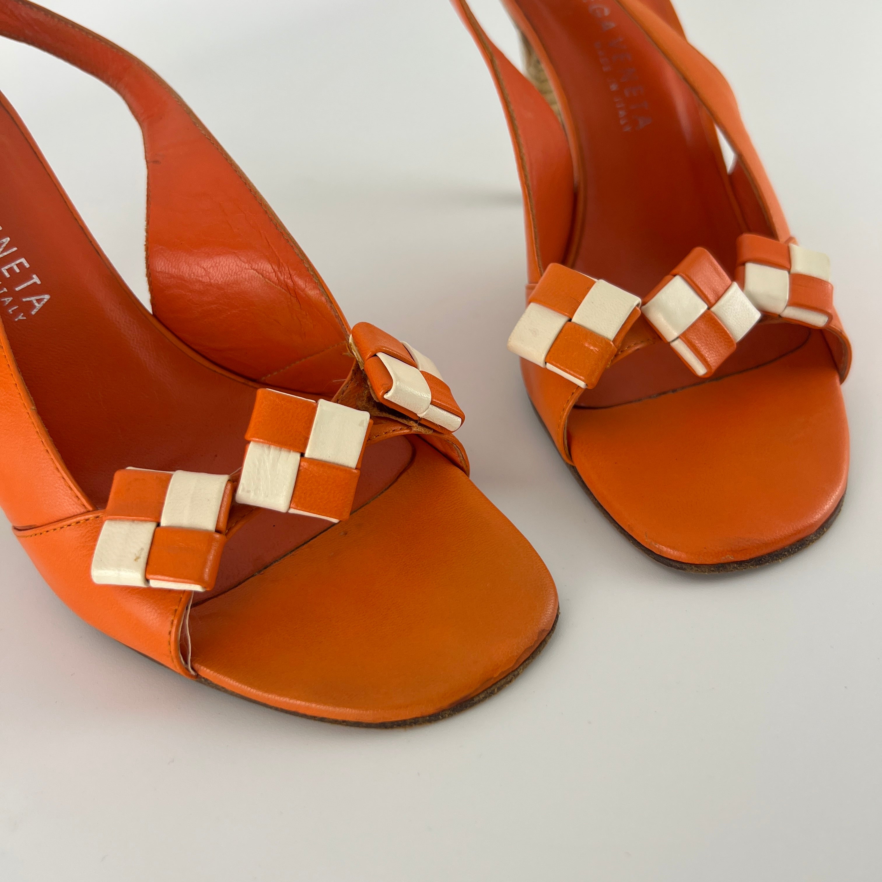 Bottega Veneta | Vintage Intrecciato Orange White Leather Slingback Sandals (35.5)