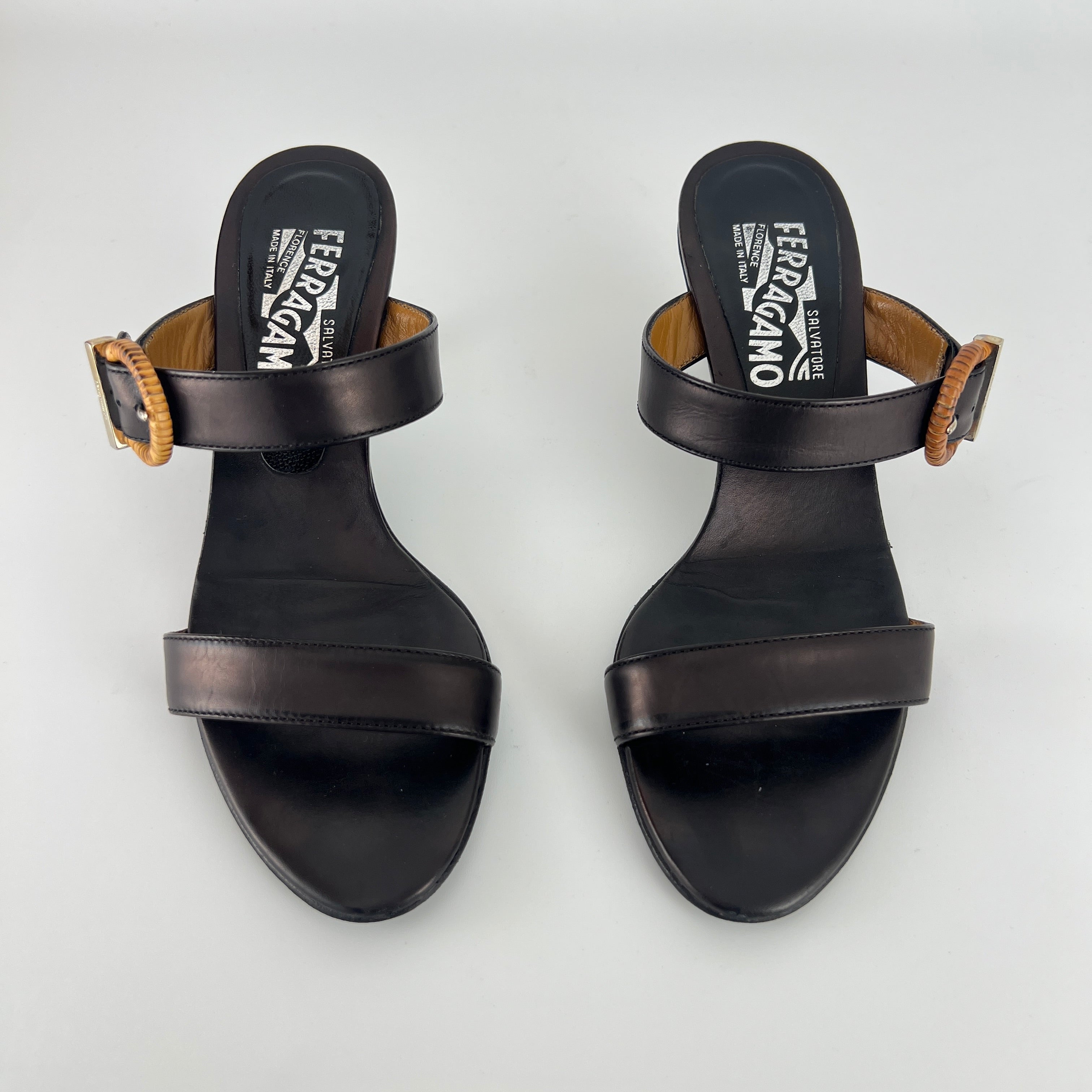 Ferragamo | Acklin Black Leather Wood Logo Buckle Sandal Slide Heels (35.5)