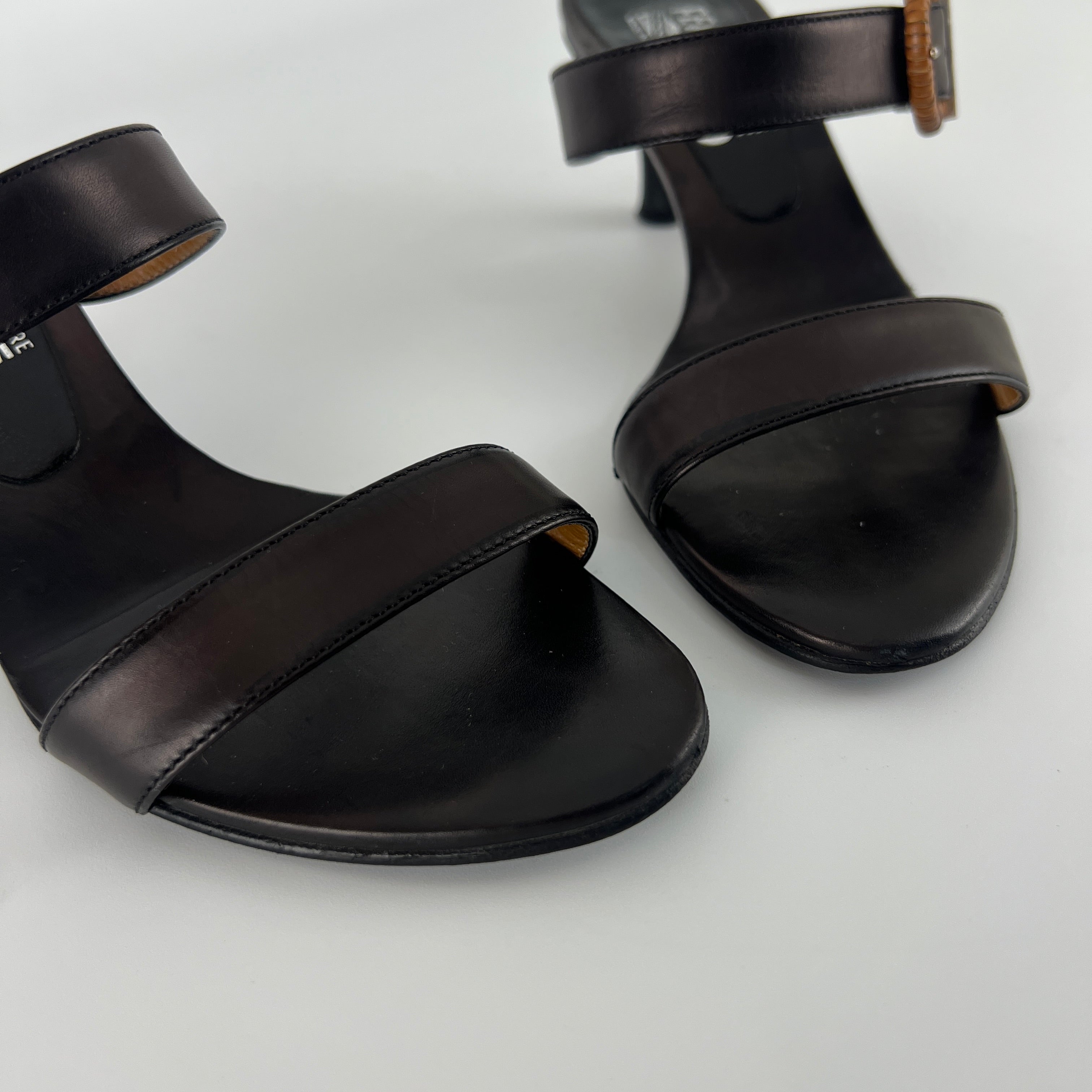 Ferragamo | Acklin Black Leather Wood Logo Buckle Sandal Slide Heels (35.5)