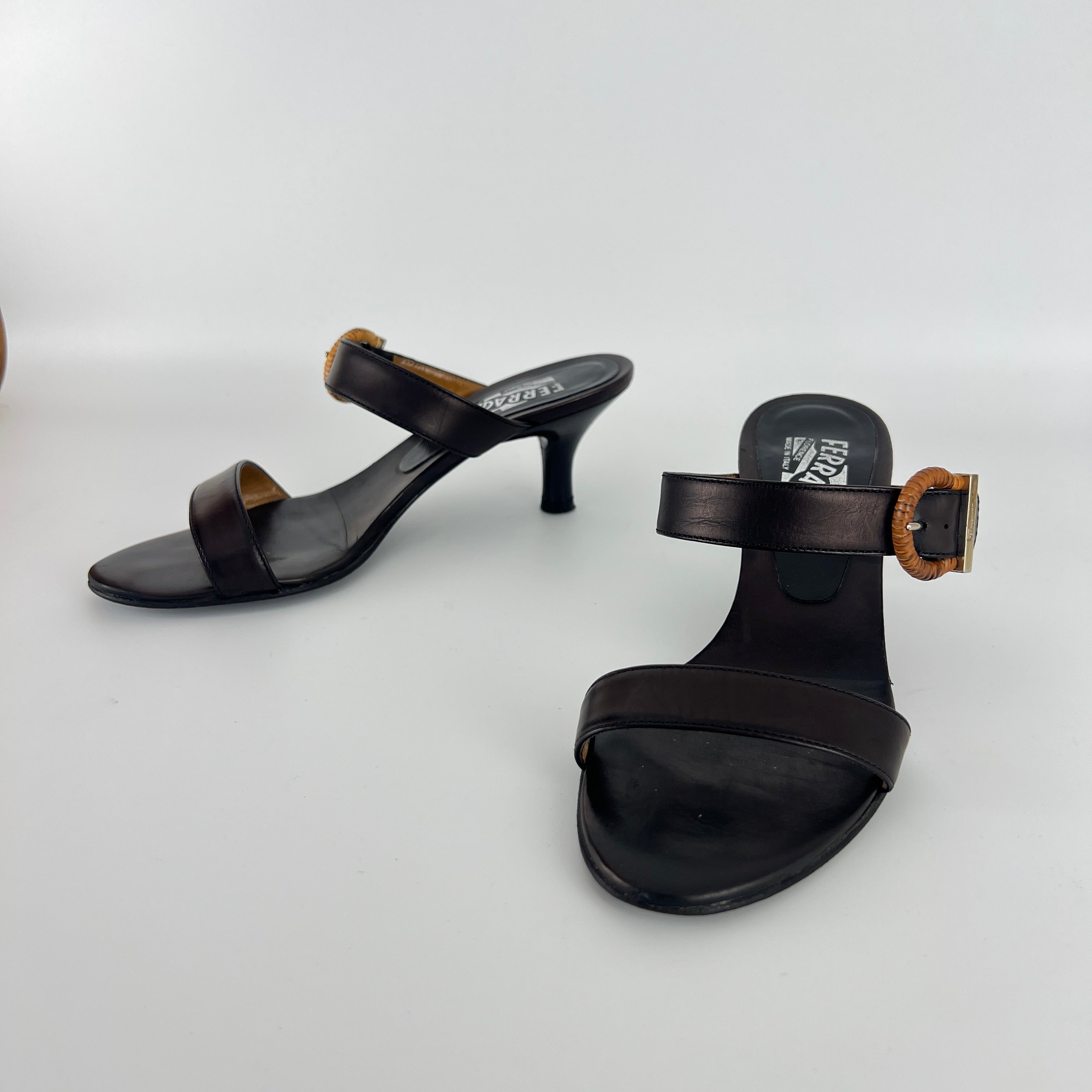 Ferragamo | Acklin Black Leather Wood Logo Buckle Sandal Slide Heels (35.5)