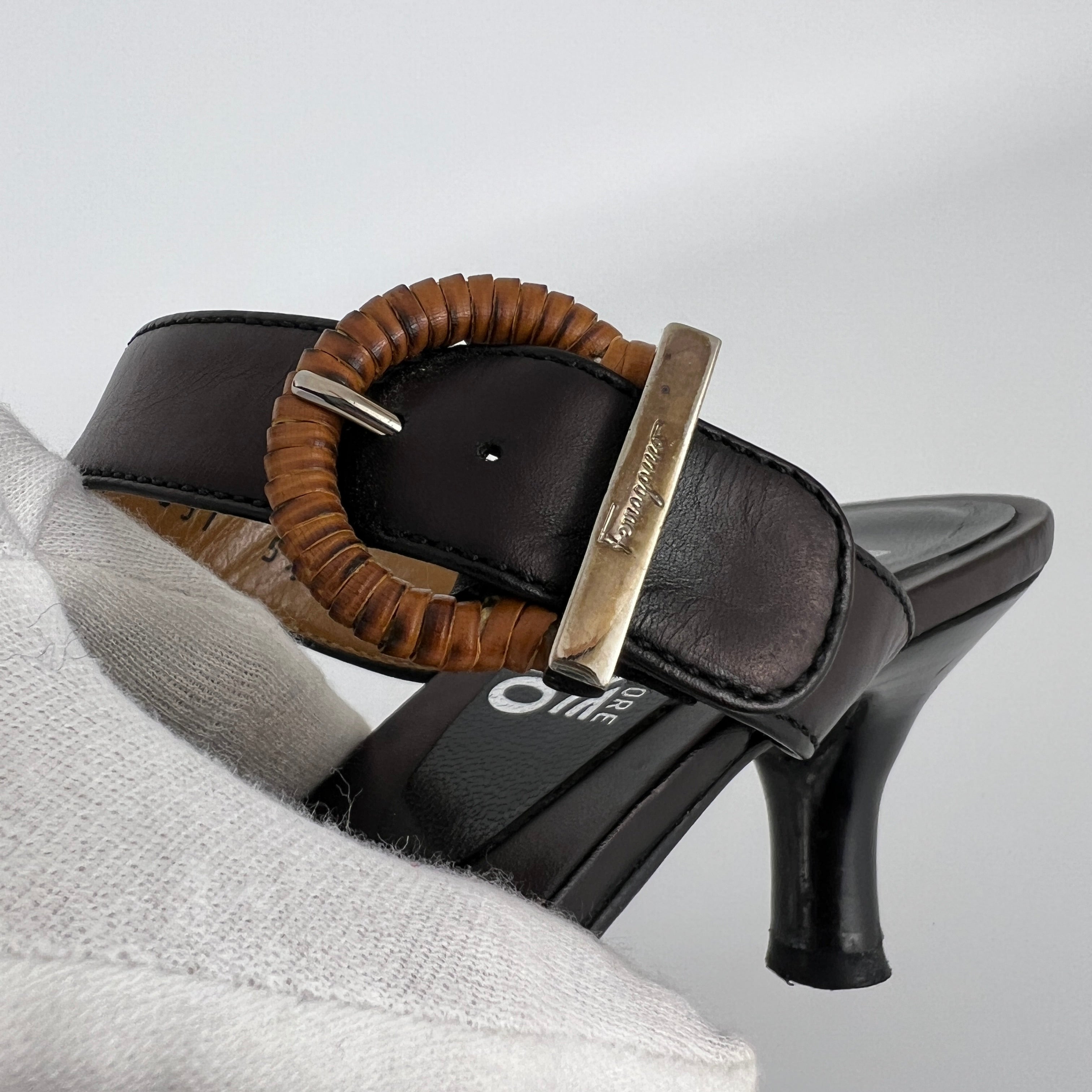 Ferragamo | Acklin Black Leather Wood Logo Buckle Sandal Slide Heels (35.5)