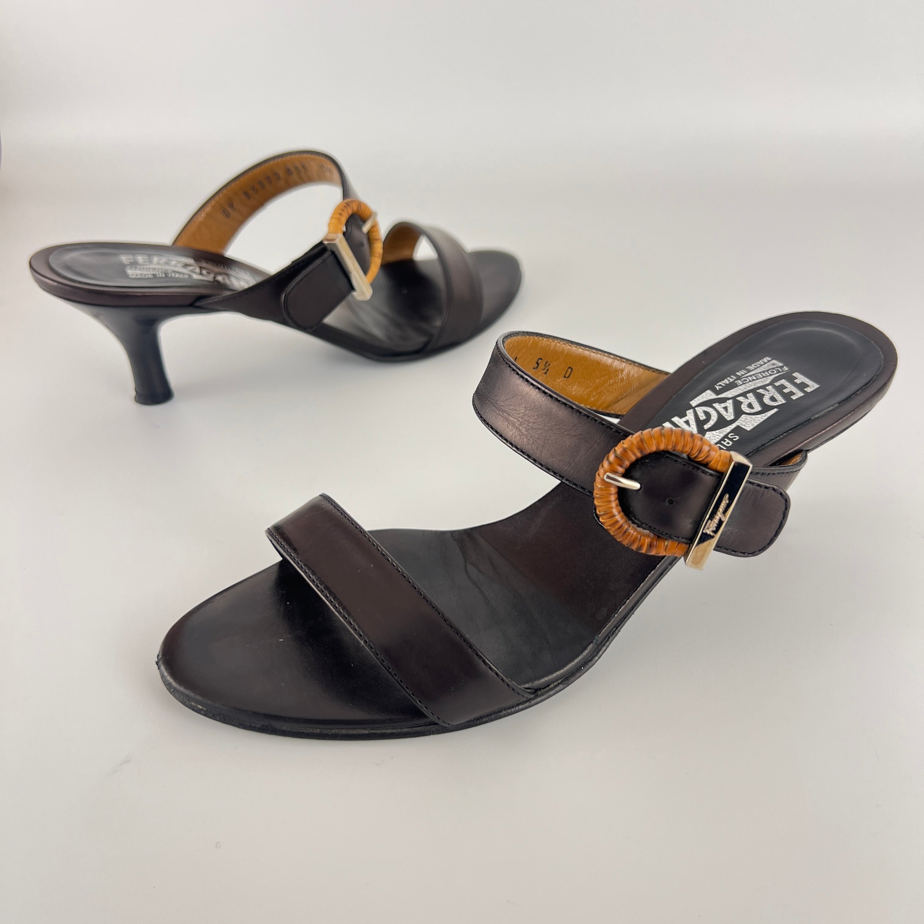 Ferragamo | Acklin Black Leather Wood Logo Buckle Sandal Slide Heels (35.5)