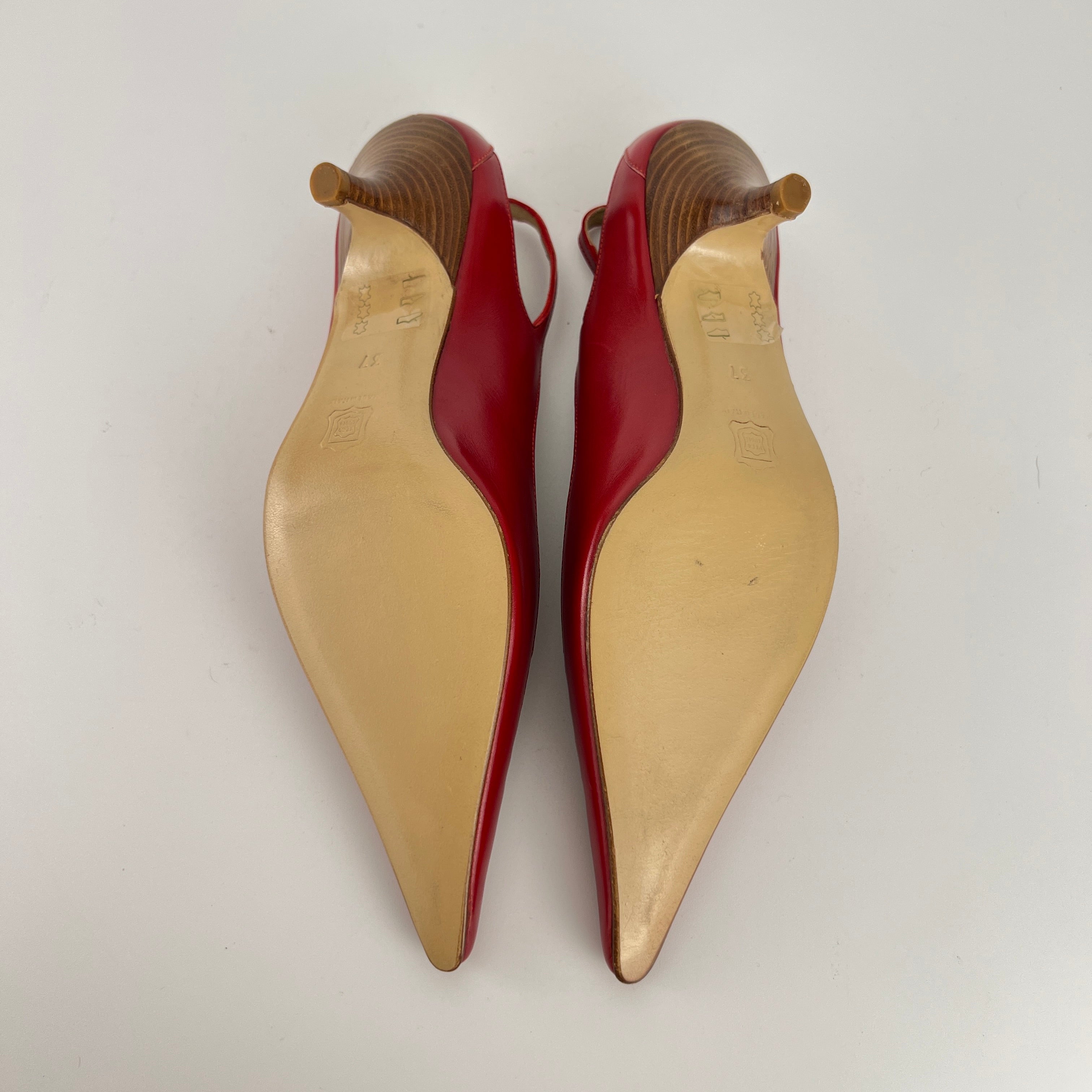 Max Mara | Red Leather Cut-Out Pointed Toe Kitten Heel Pumps (37)