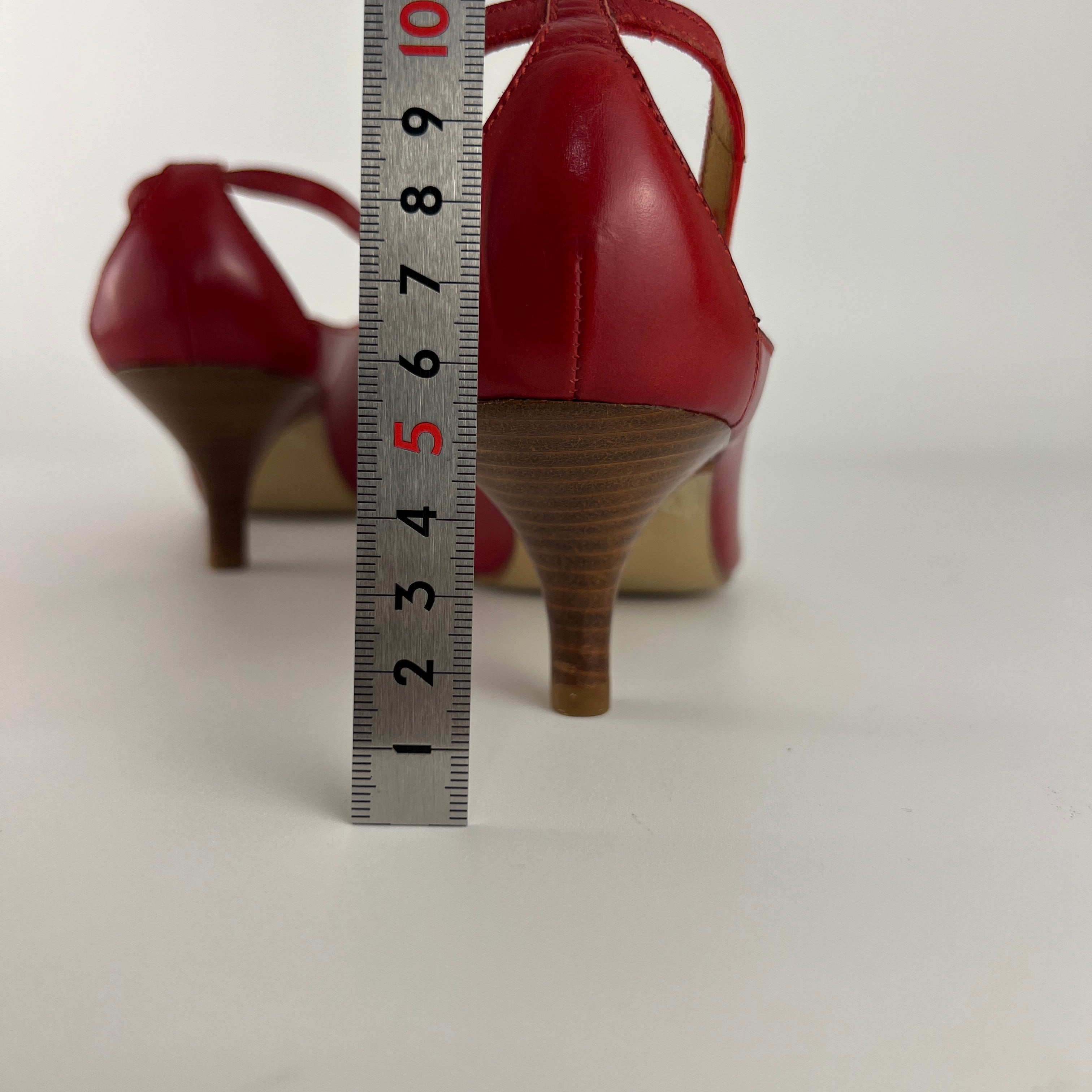 Max Mara | Red Leather Cut-Out Pointed Toe Kitten Heel Pumps (37)