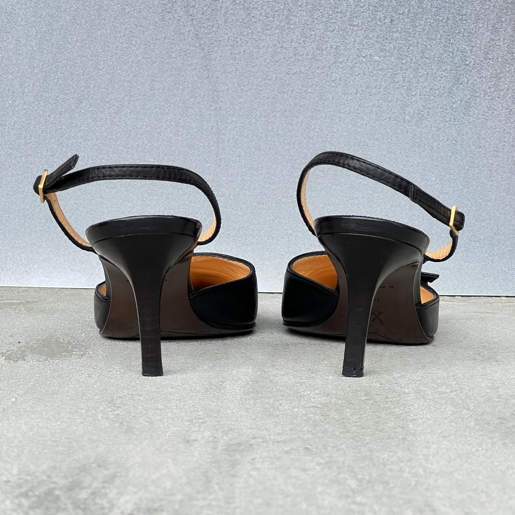 Louis Vuitton | Black Leather Logo Cube Buckle Pointed Toe Slingback Heels (39)
