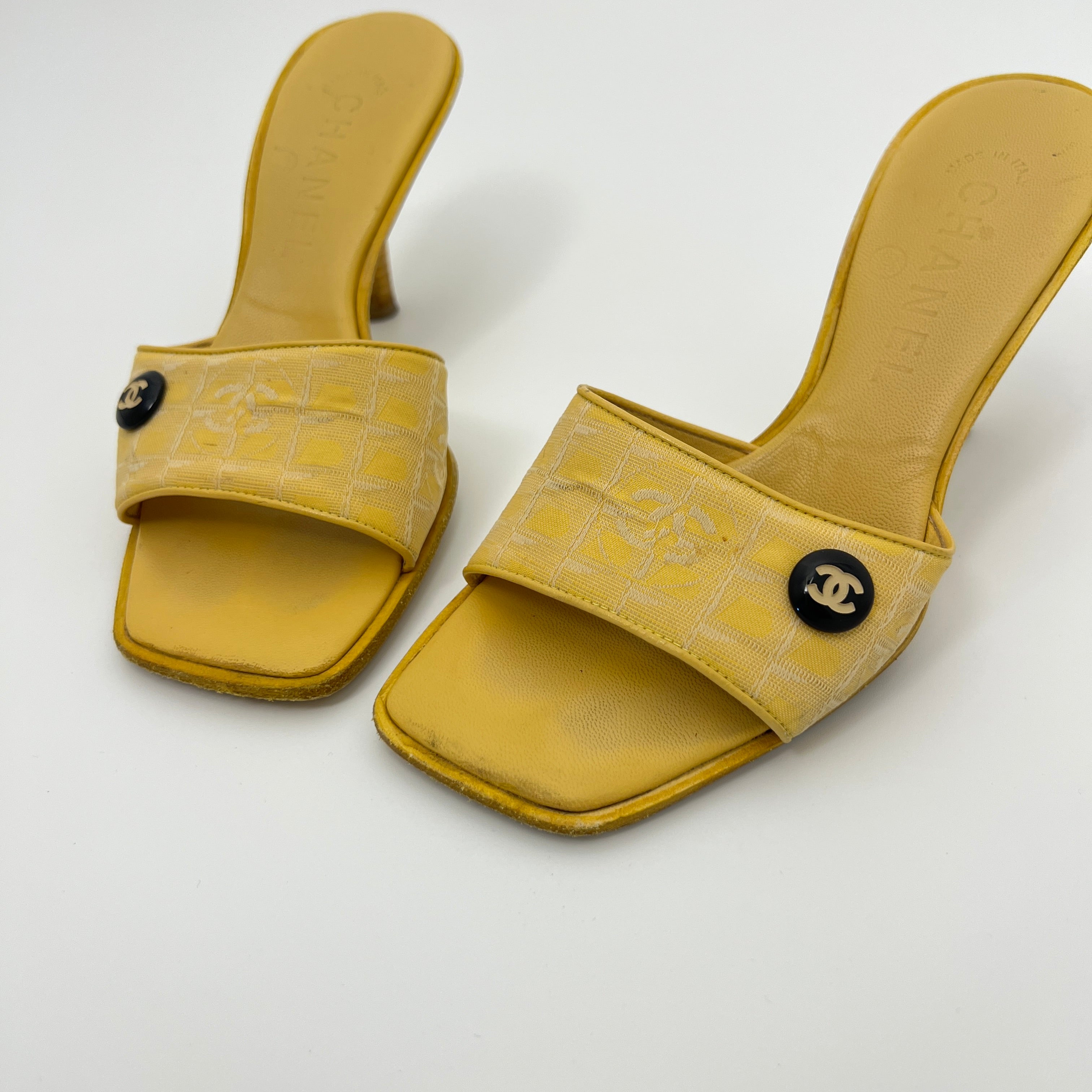 Chanel | Vintage Yellow Canvas CC Logo Black Button Mules (34.5)
