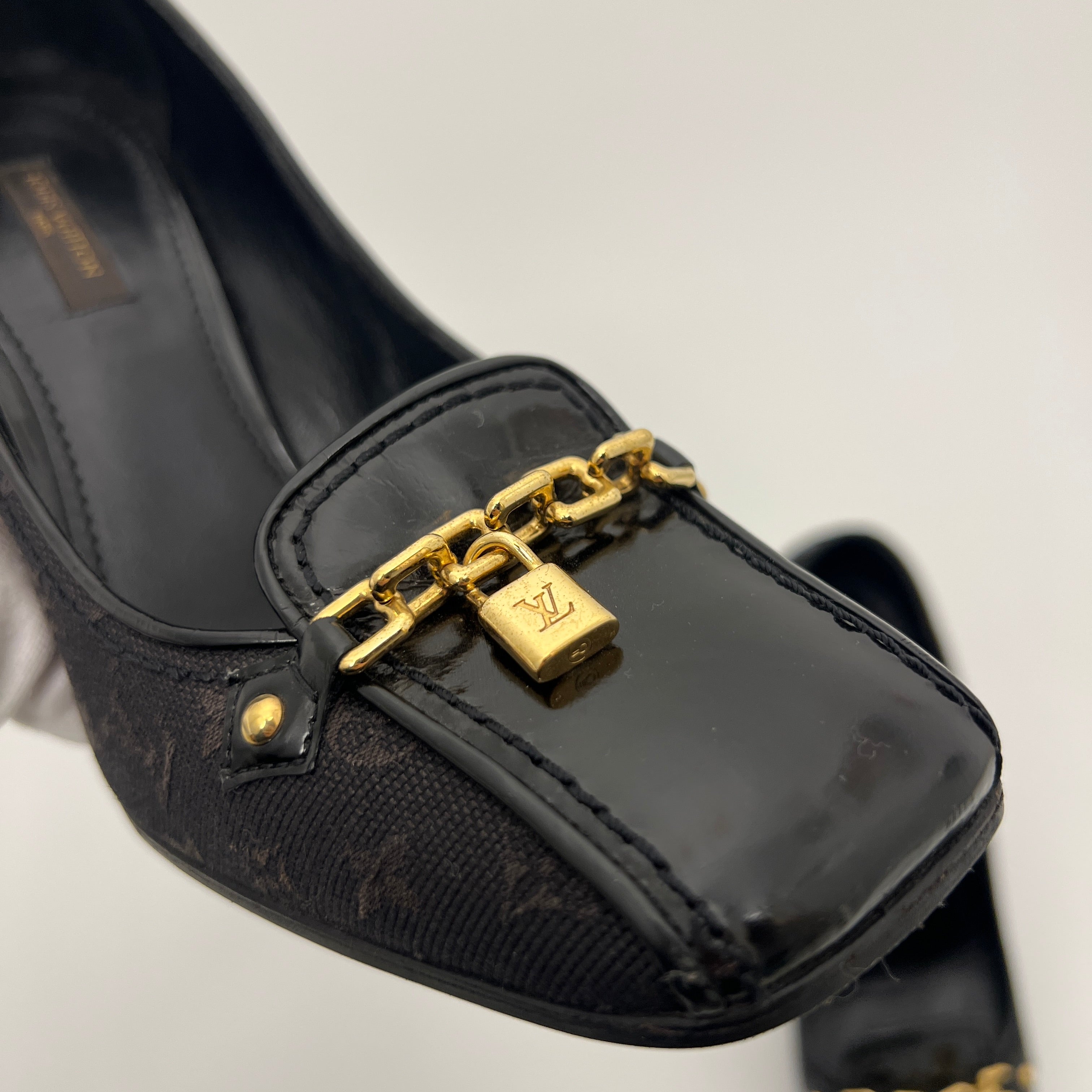 Louis Vuitton | Black LV Monogram Leather Canvas Gold Hardware Pumps (37)