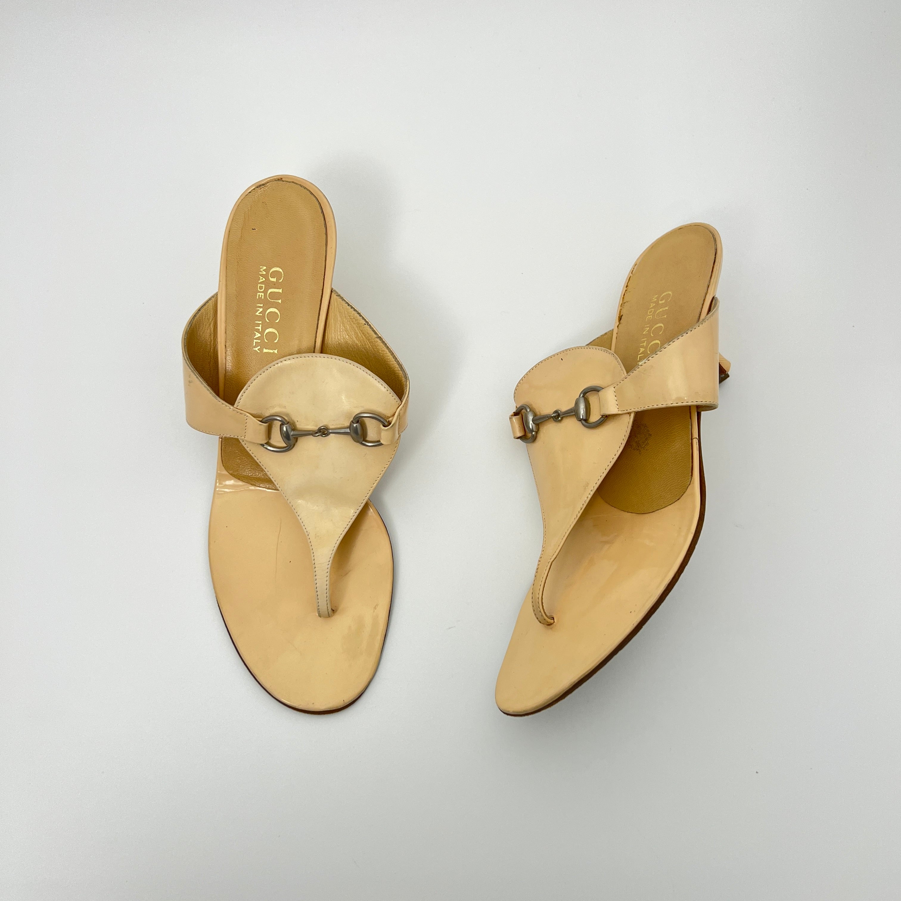 Gucci | Cream Patent Leather Horse Bit Thong Sandal (8 1/2 ,38.5)