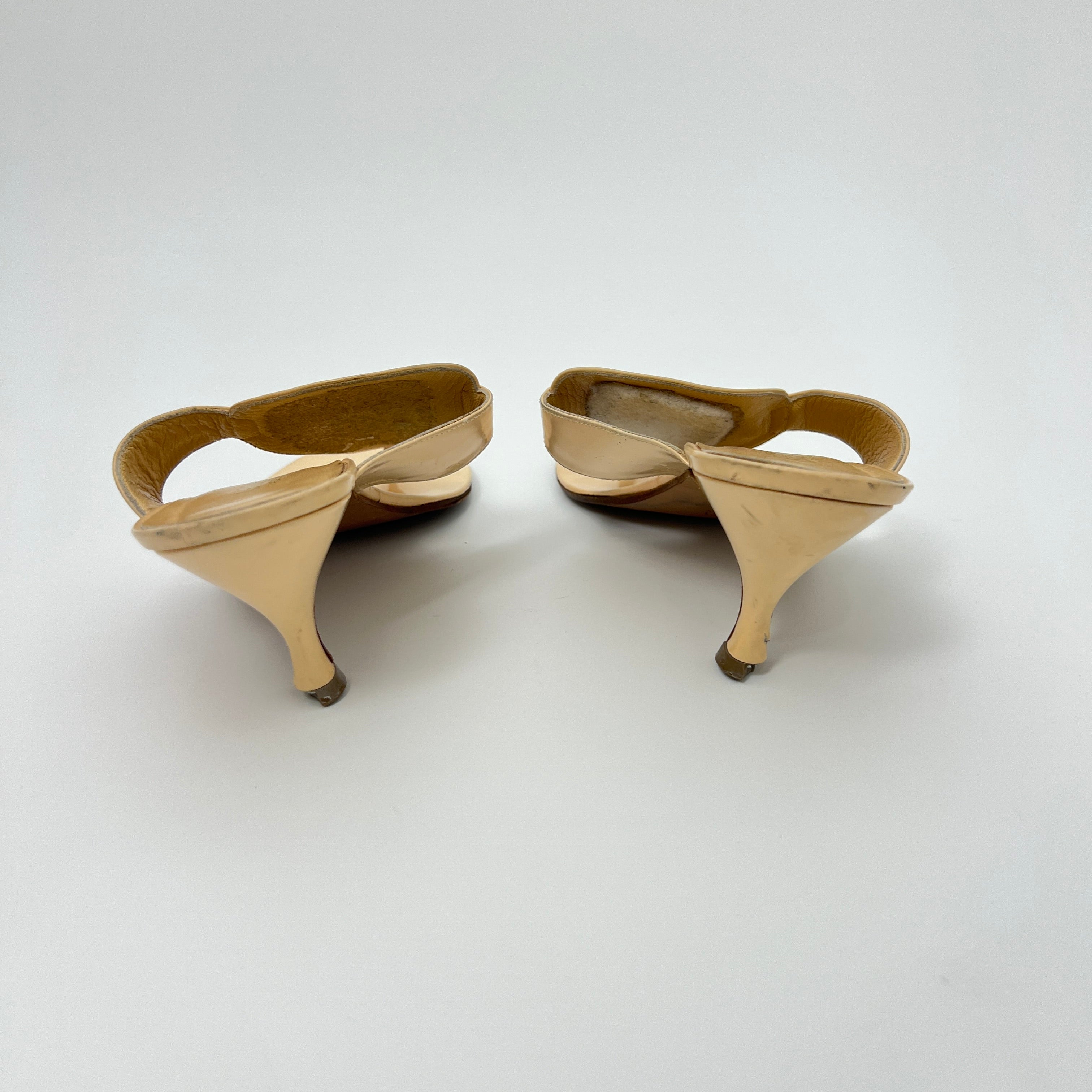 Gucci | Cream Patent Leather Horse Bit Thong Sandal (8 1/2 ,38.5)
