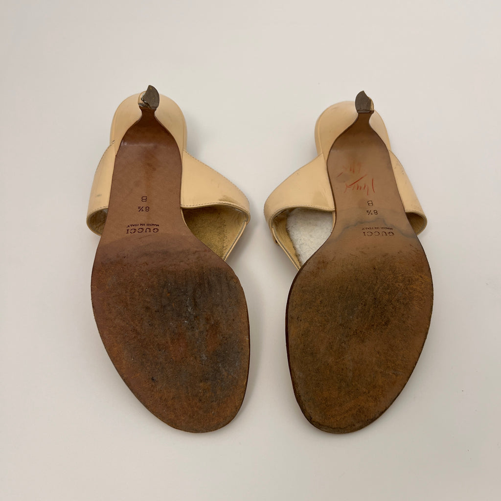 Gucci | Cream Patent Leather Horse Bit Thong Sandal (8 1/2 ,38.5)