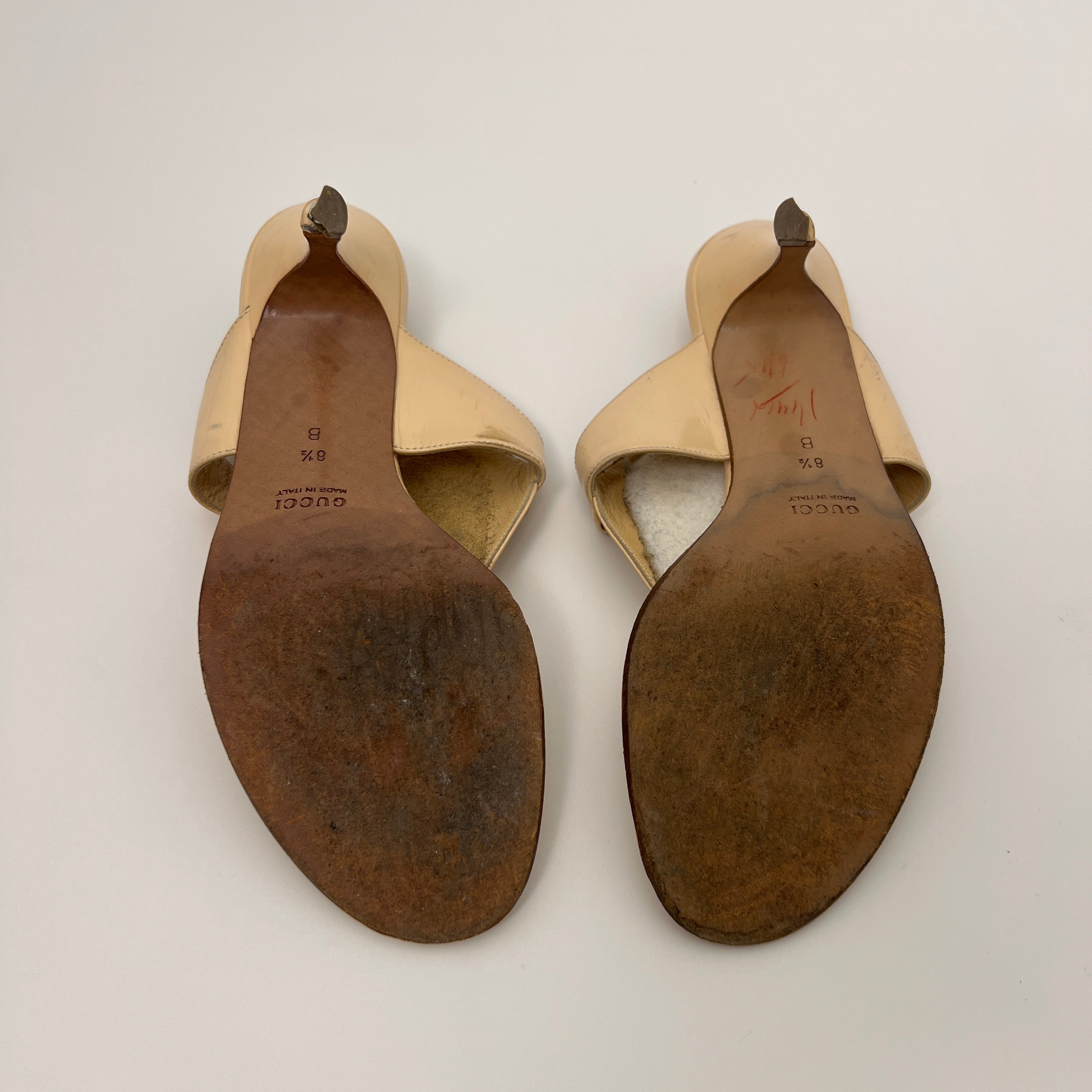 Gucci | Cream Patent Leather Horse Bit Thong Sandal (8 1/2 ,38.5)