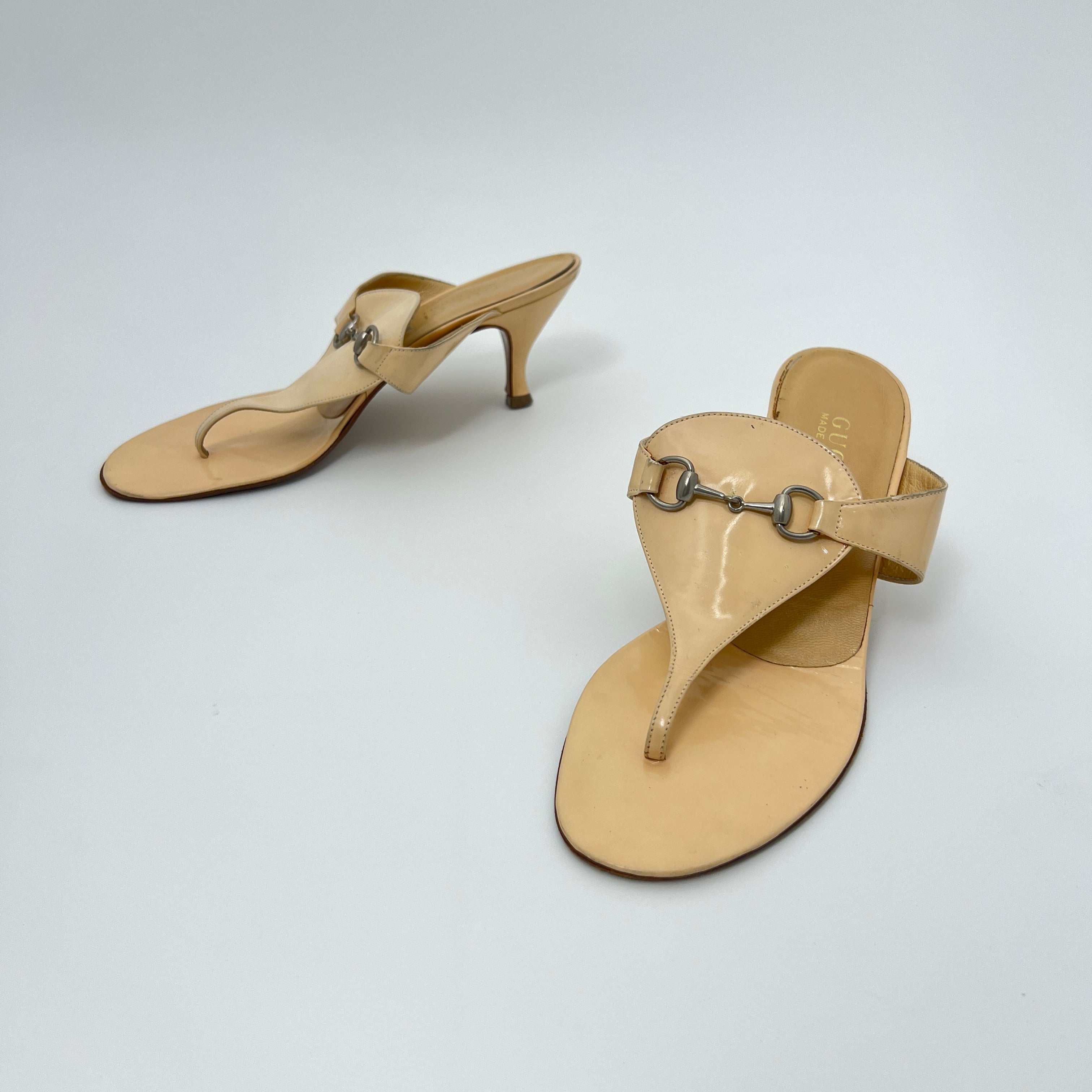 Gucci | Cream Patent Leather Horse Bit Thong Sandal (8 1/2 ,38.5)