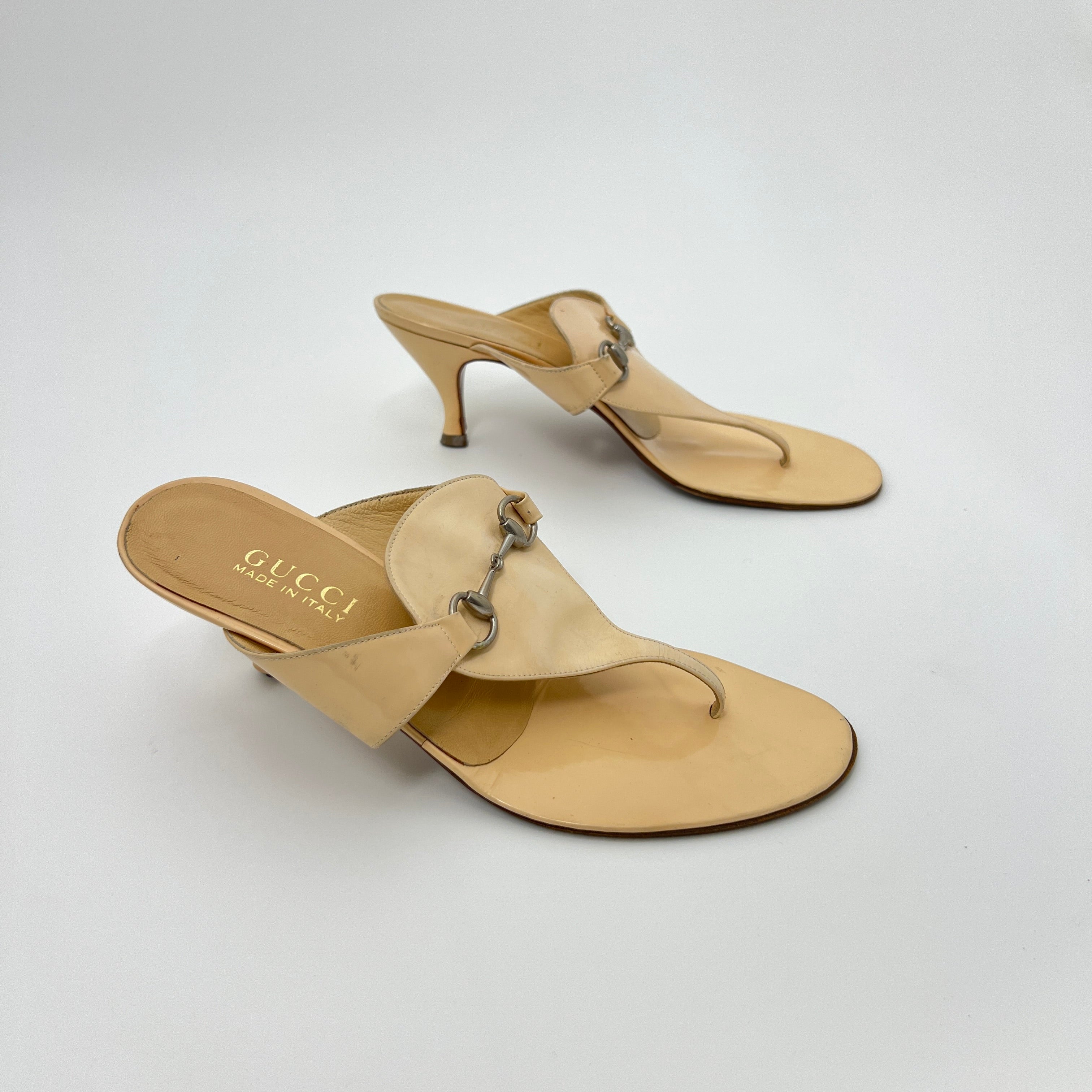Gucci | Cream Patent Leather Horse Bit Thong Sandal (8 1/2 ,38.5)