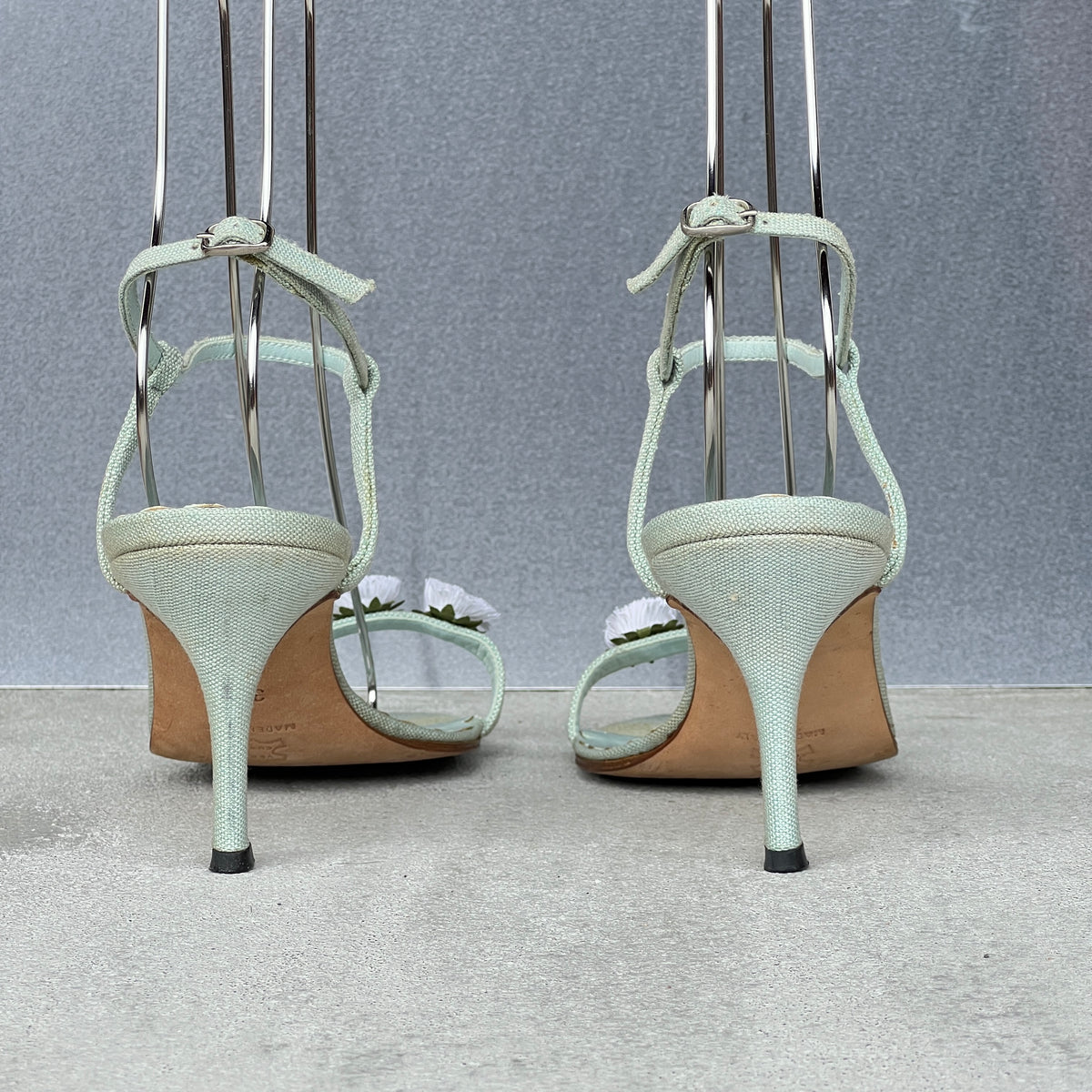 Manolo Blahnik | Vintage 2000s White Flower Applique Baby Blue Sandal Heels Rare (38)