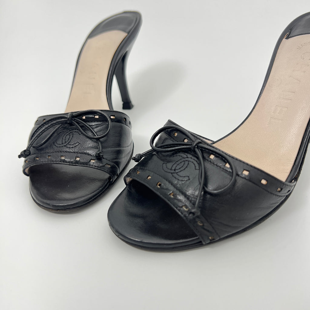 Chanel | Vintage Black Leather CC Logo Ribbon Bow Mules (34.5)