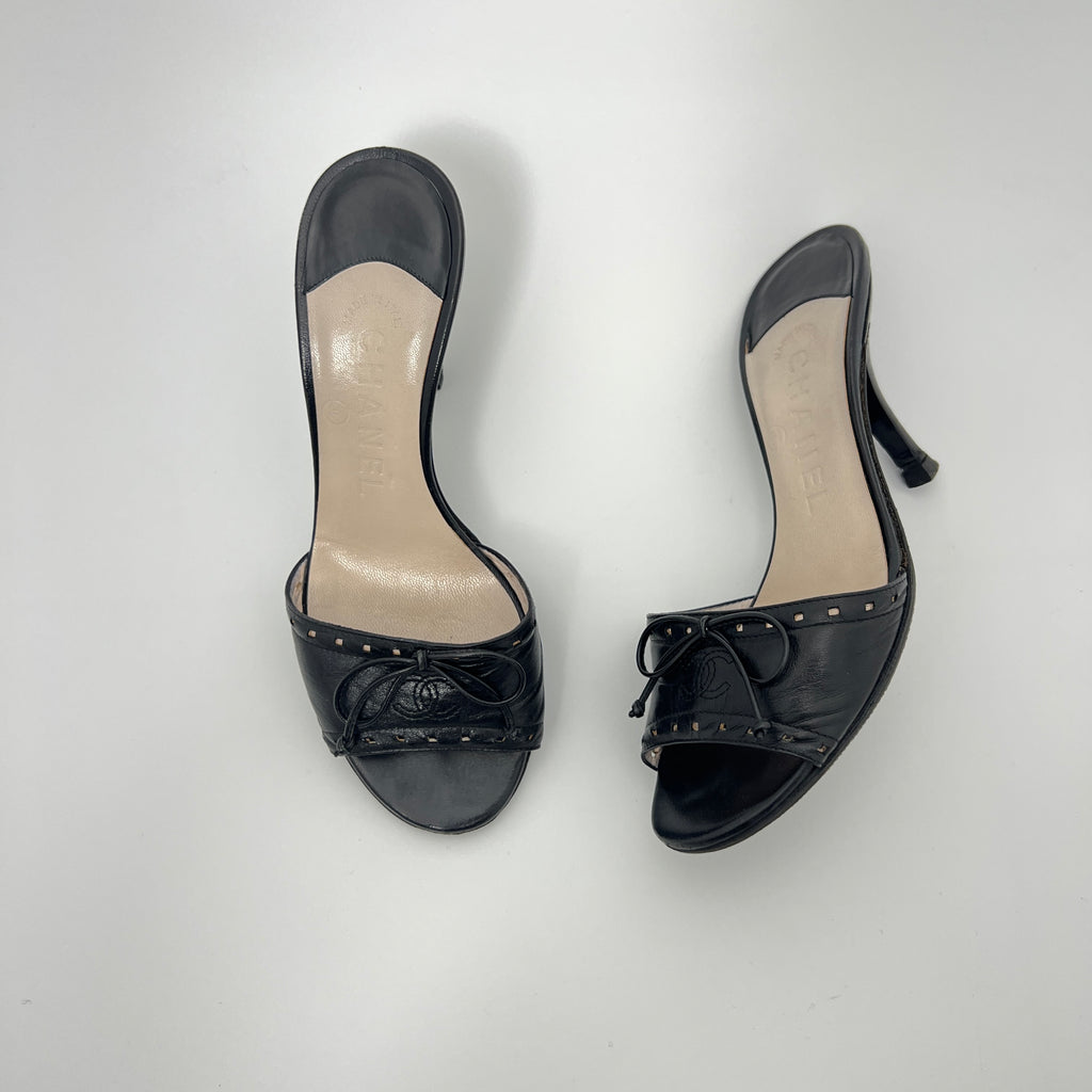 Chanel | Vintage Black Leather CC Logo Ribbon Bow Mules (34.5)
