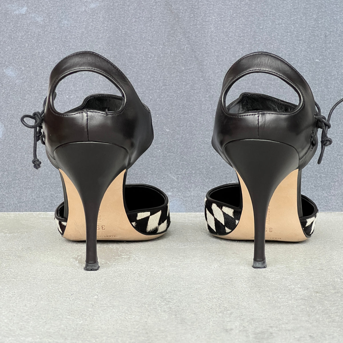 Manolo Blahnik | Vintage Ckir Black White Checkered Pony Hair Pointed Toe Heels (39)