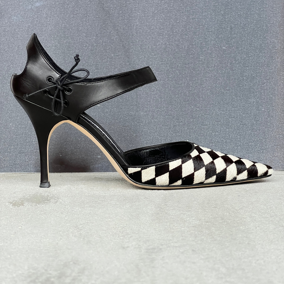Manolo Blahnik | Vintage Ckir Black White Checkered Pony Hair Pointed Toe Heels (39)