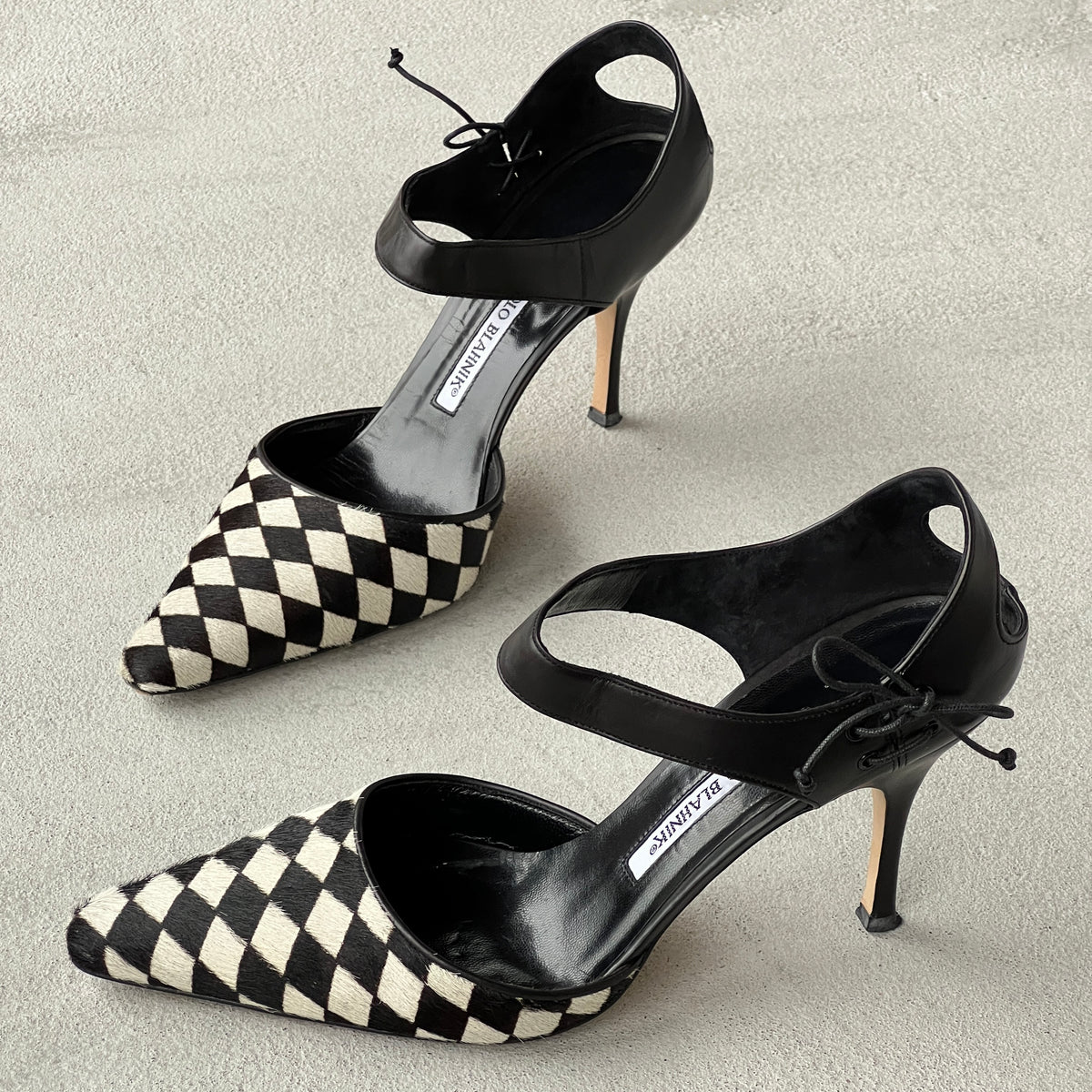Manolo Blahnik | Vintage Ckir Black White Checkered Pony Hair Pointed Toe Heels (39)