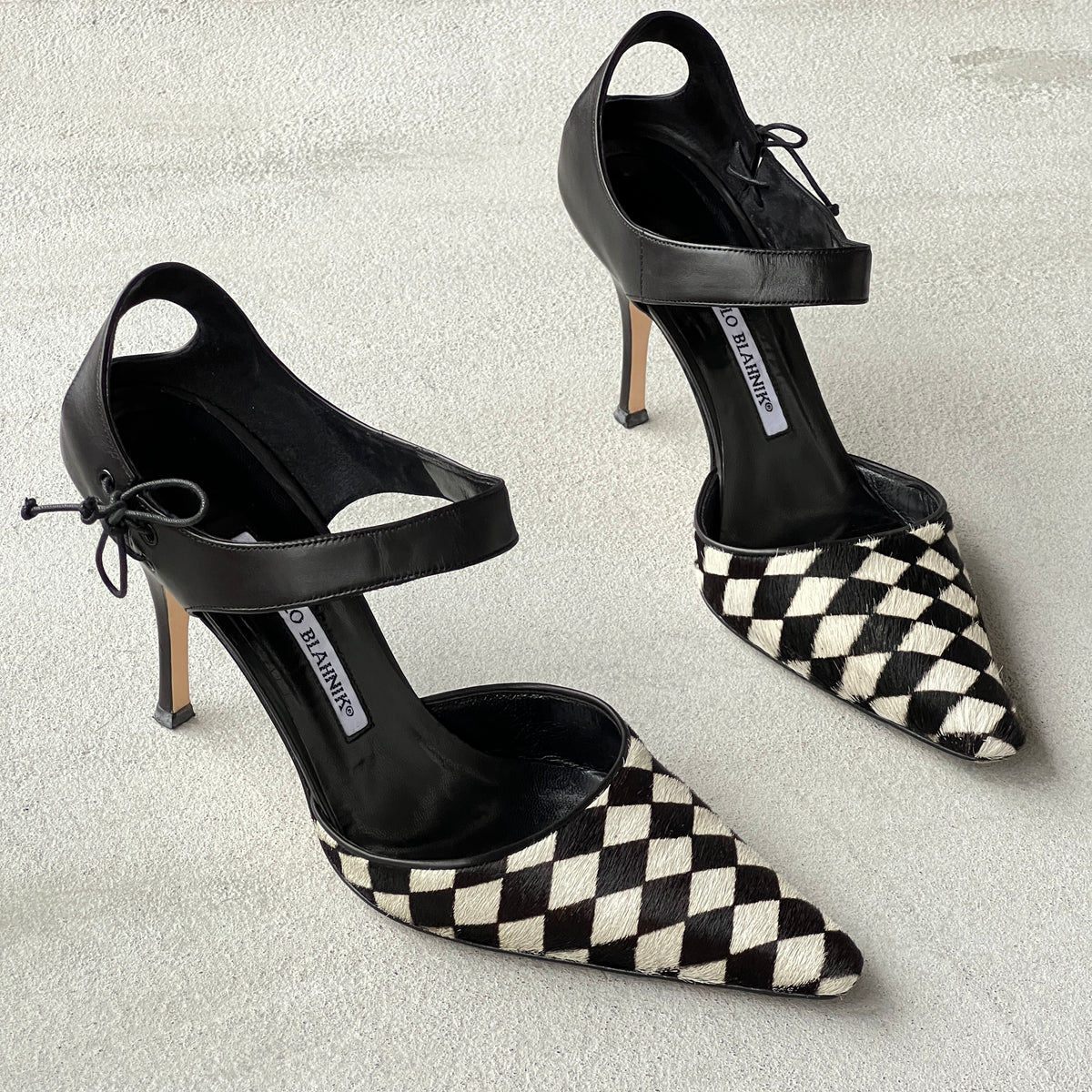 Manolo Blahnik | Vintage Ckir Black White Checkered Pony Hair Pointed Toe Heels (39)