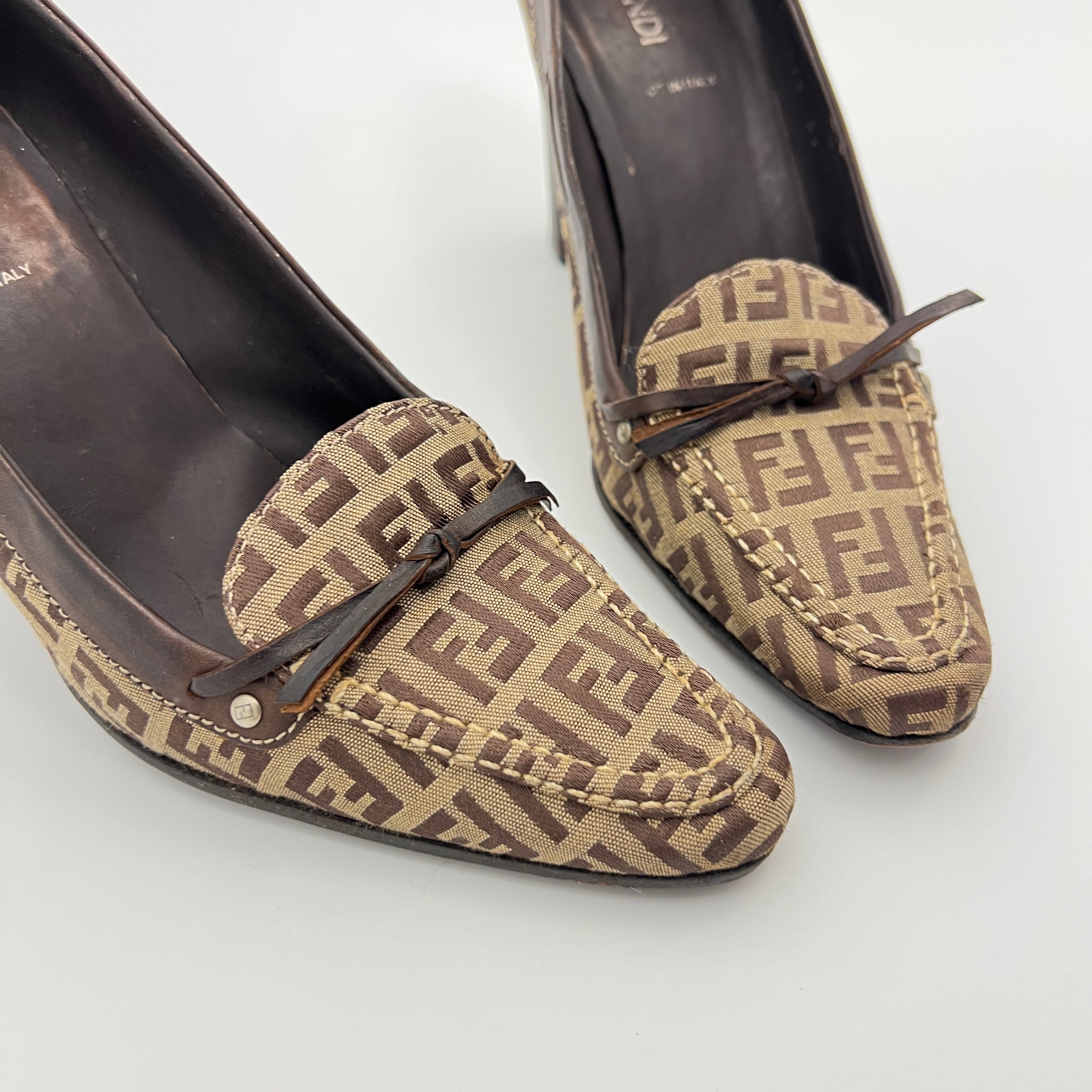 Fendi | Zucca FF Monogram Leather Ribbon Canvas Brown Pumps (37)
