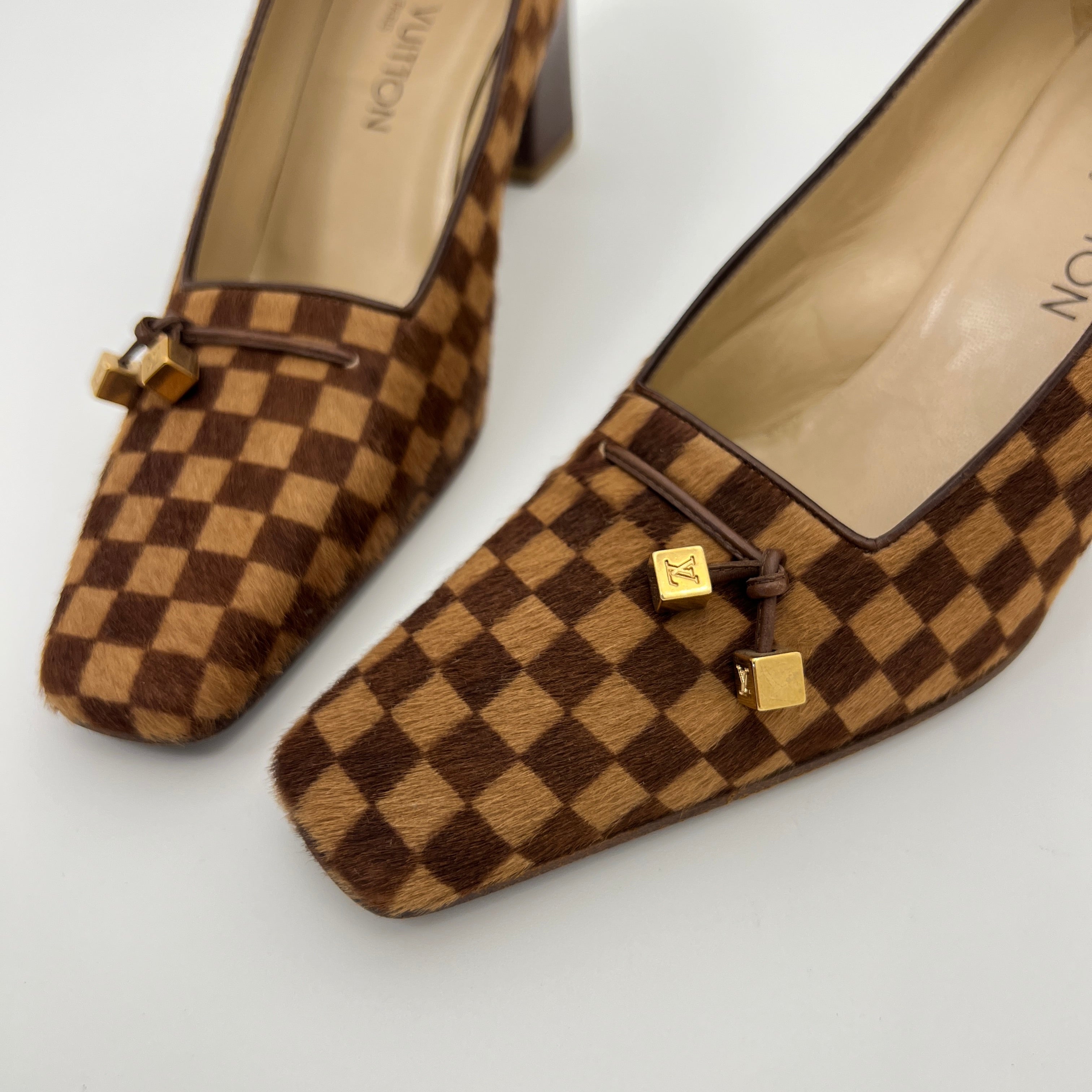 Louis Vuitton | Damier Calf Hair Leather Pumps Gold LV (36.5)