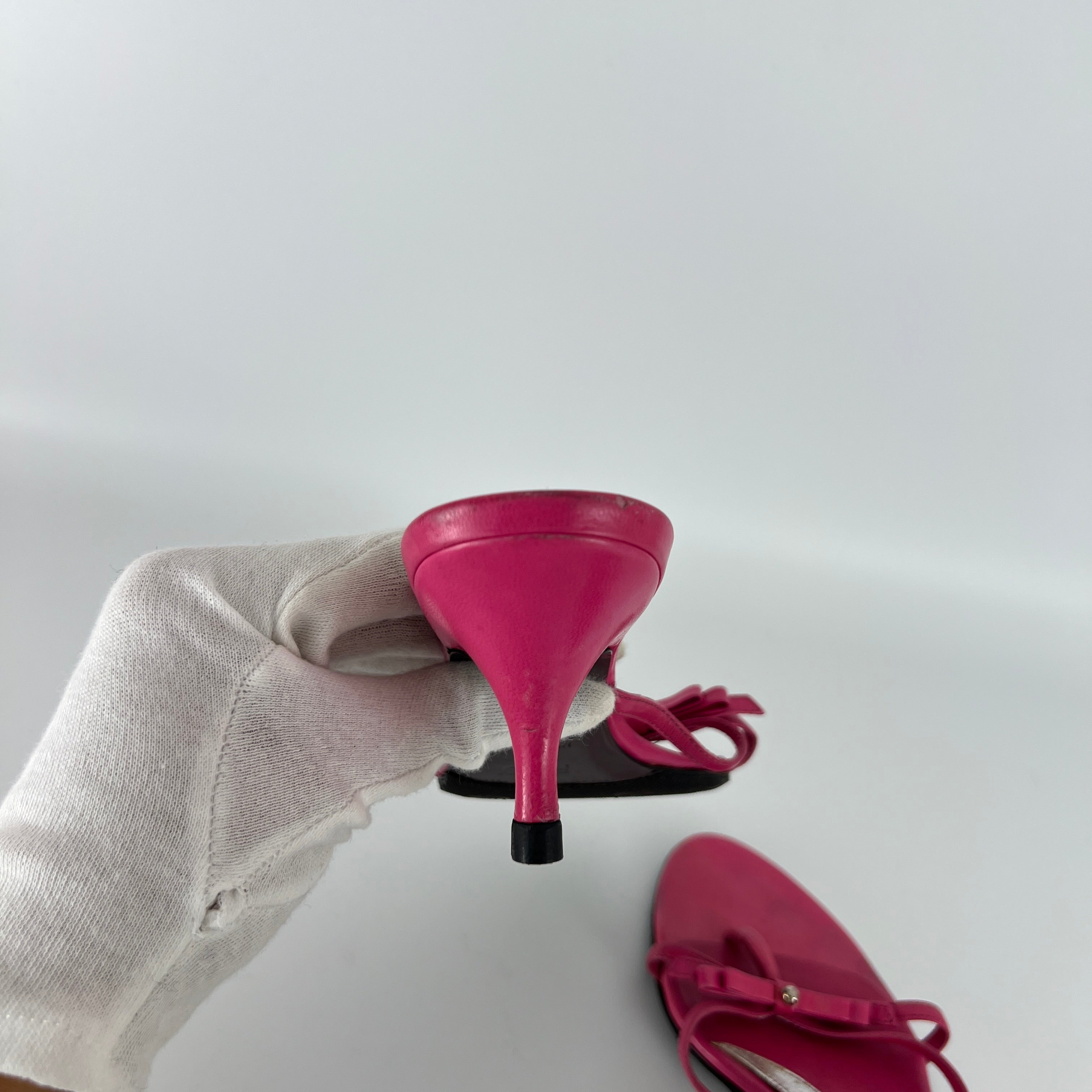 Fendi | Vintage Pink Leather Ribbon Bow Strappy Thong Kitten Heel Mules (36)