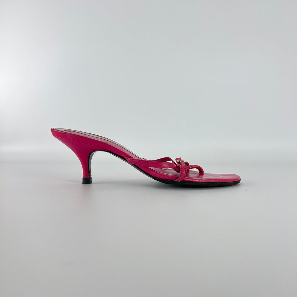 Fendi | Vintage Pink Leather Ribbon Bow Strappy Thong Kitten Heel Mules (36)