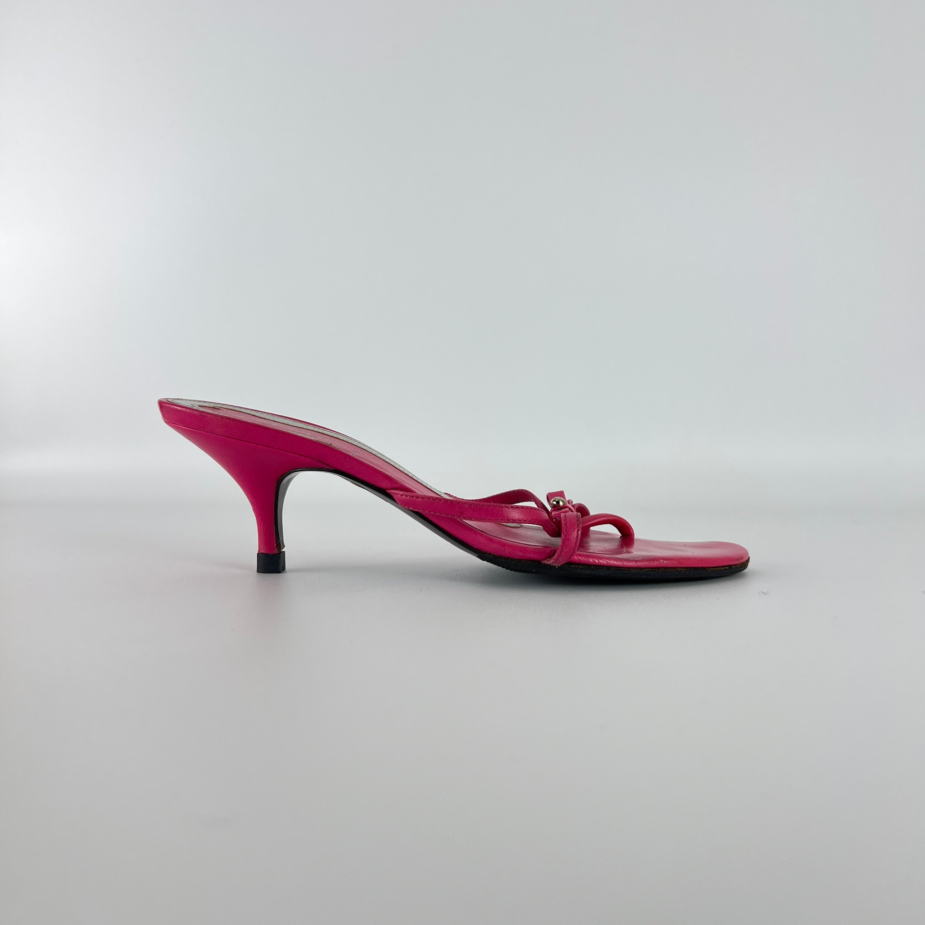 Fendi | Vintage Pink Leather Ribbon Bow Strappy Thong Kitten Heel Mules (36)
