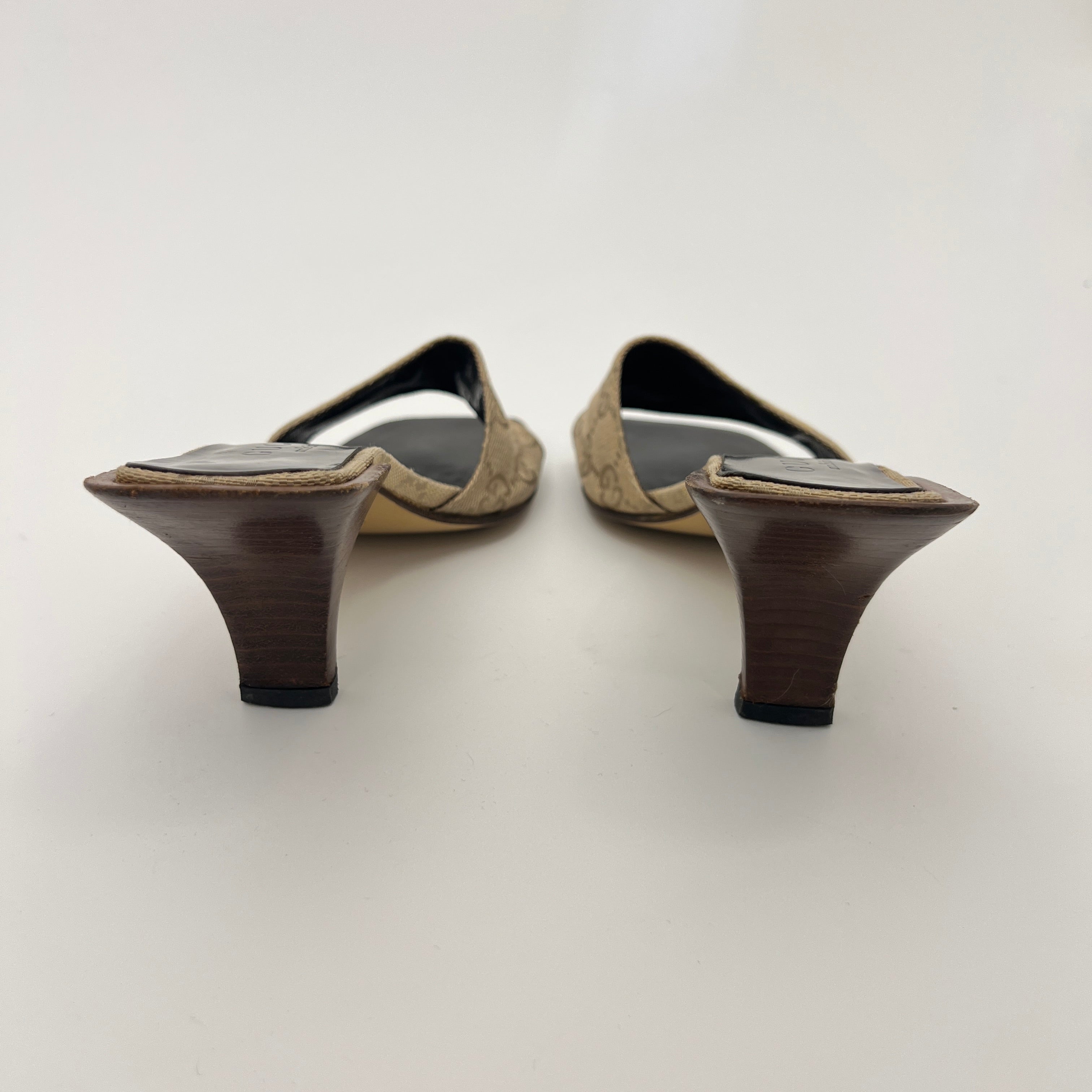 Gucci | GG Monogram Cream Beige Canvas Leather Mules (35)