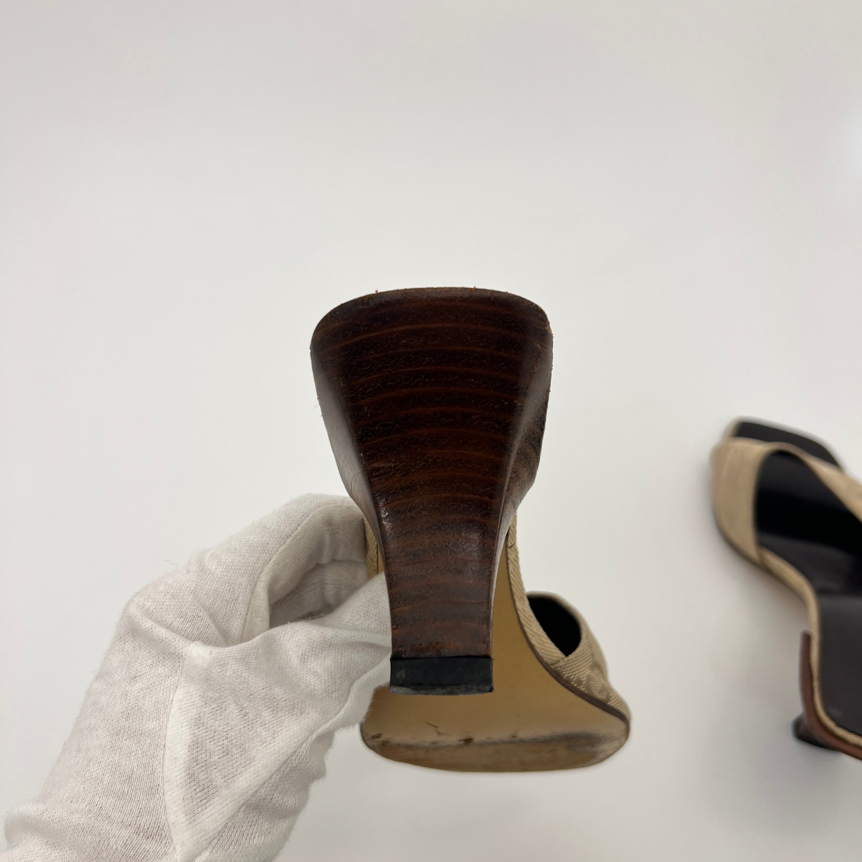 Gucci | GG Monogram Cream Beige Canvas Leather Mules (35)