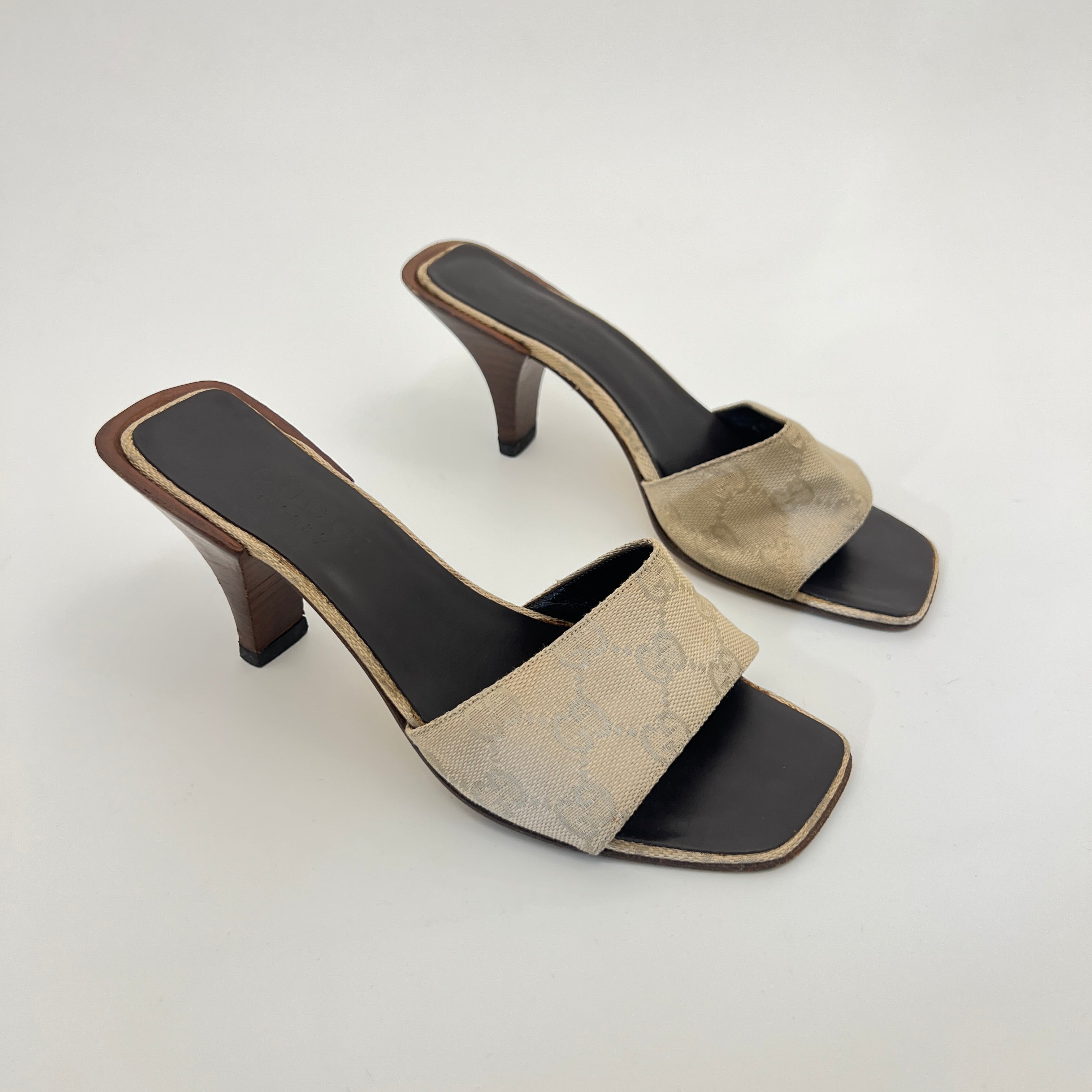 Gucci | GG Monogram Cream Beige Canvas Leather Mules (35)