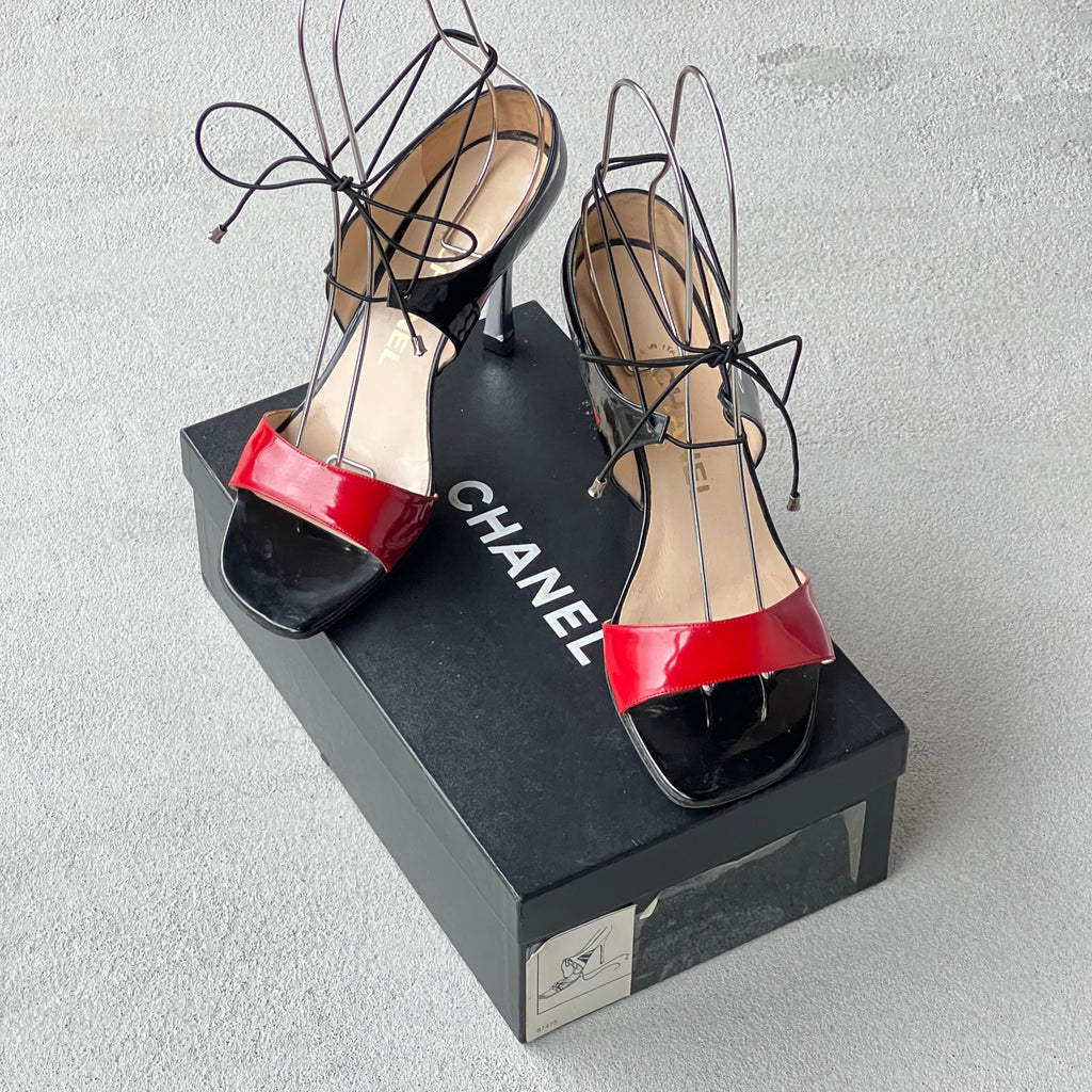 Chanel | Vintage 2000s Red Black Patent Leather Lace Up Sandal Heels (36)