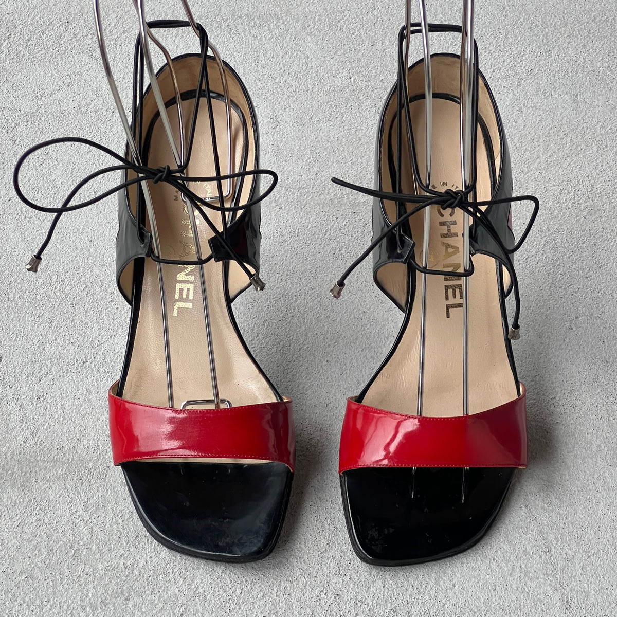 Chanel | Vintage 2000s Red Black Patent Leather Lace Up Sandal Heels (36)