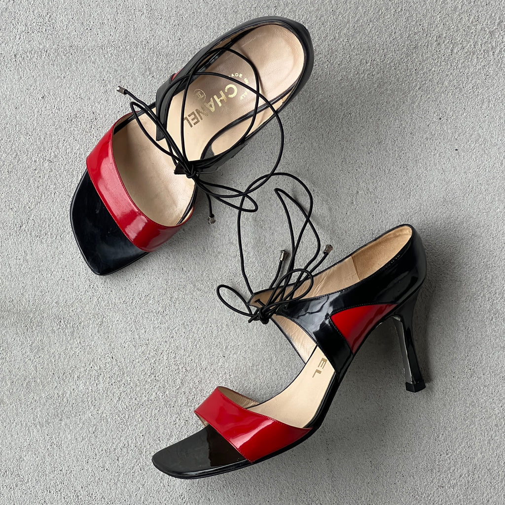 Chanel | Vintage 2000s Red Black Patent Leather Lace Up Sandal Heels (36)