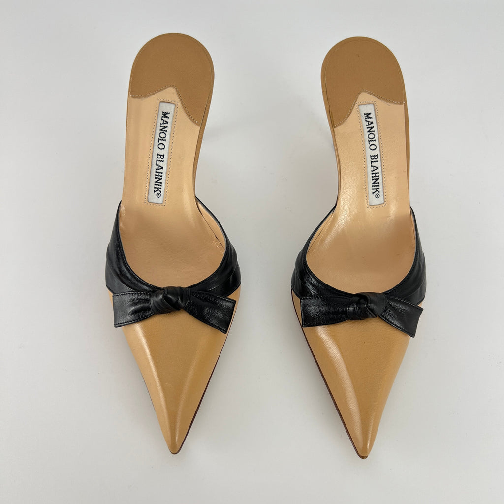 Manolo Blahnik | Beige Black Leather Knot Bow Pointed Toe Slide Mules (35.5)