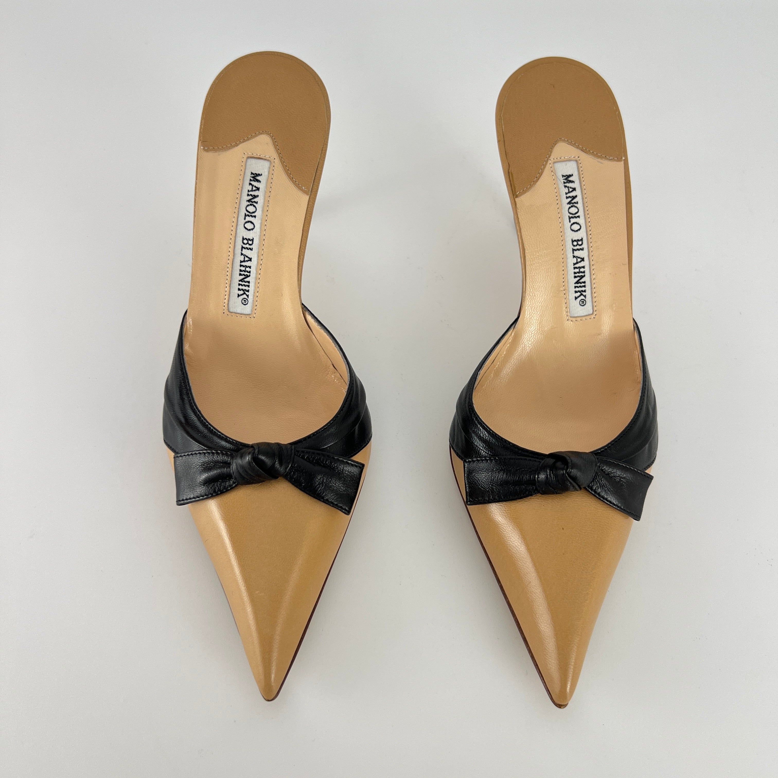Manolo Blahnik | Beige Black Leather Knot Bow Pointed Toe Slide Mules (35.5)
