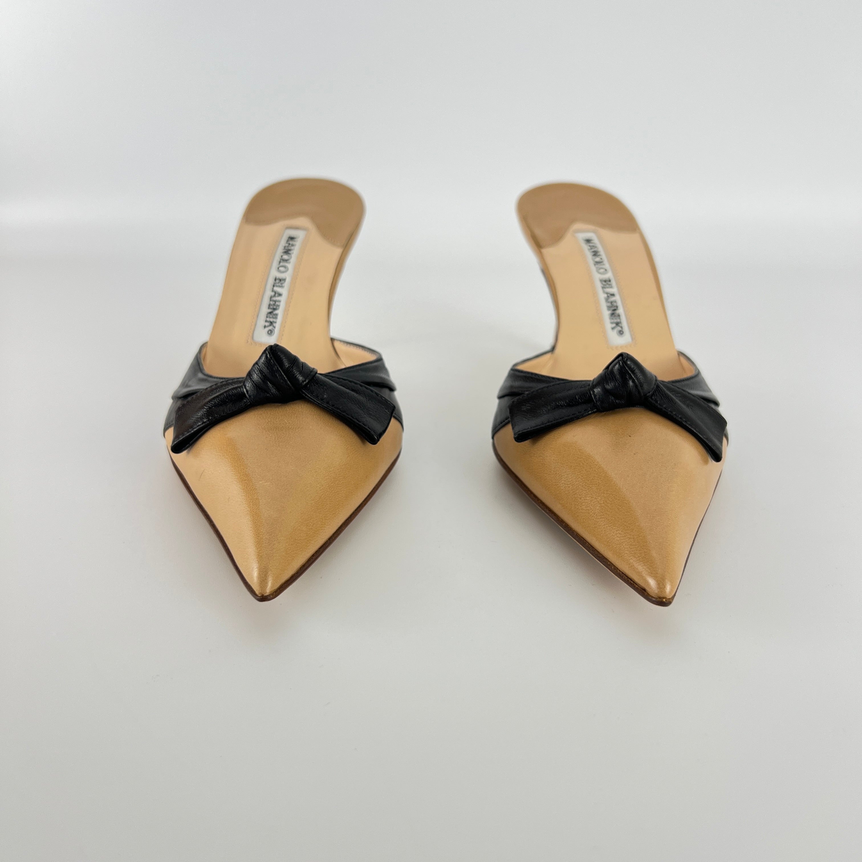 Manolo Blahnik | Beige Black Leather Knot Bow Pointed Toe Slide Mules (35.5)