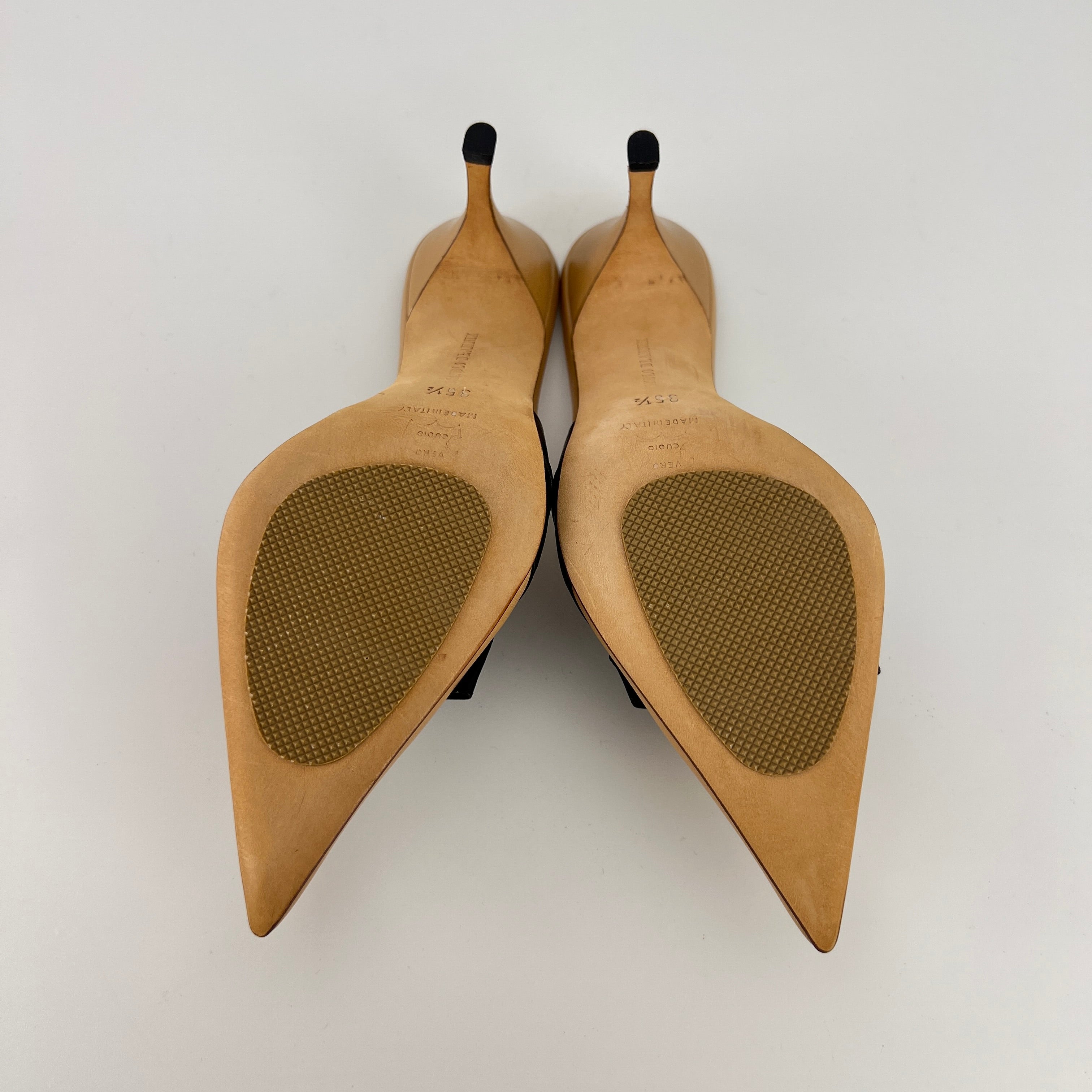 Manolo Blahnik | Beige Black Leather Knot Bow Pointed Toe Slide Mules (35.5)
