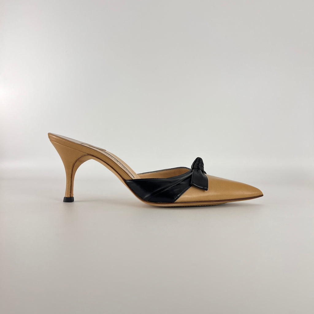 Manolo Blahnik | Beige Black Leather Knot Bow Pointed Toe Slide Mules (35.5)