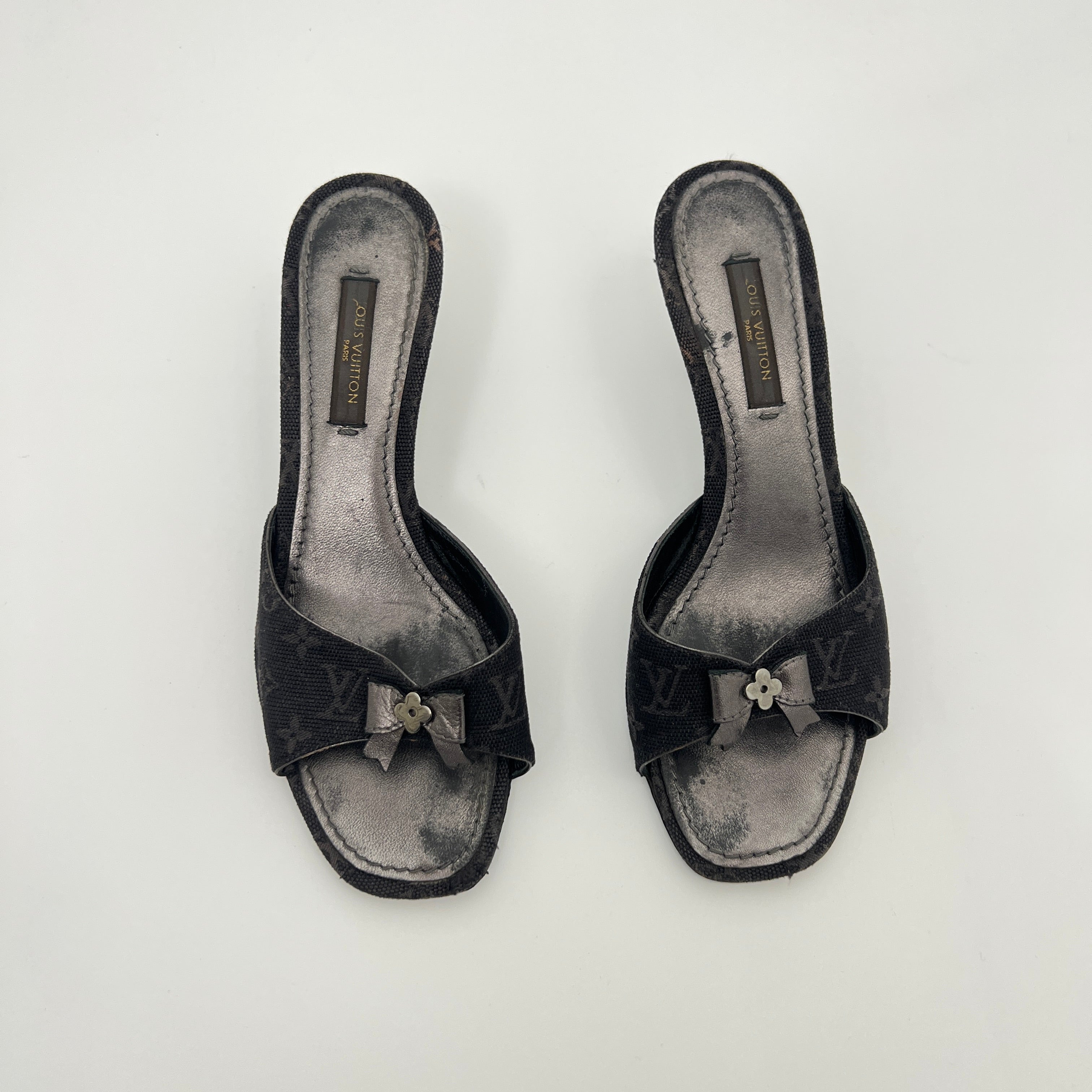 Louis Vuitton | Vintage Monogram Black Denim Bow Leather Mules (34)